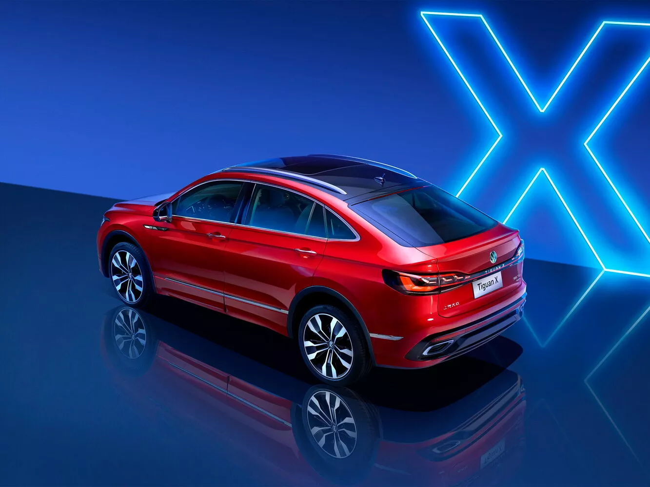 Фото с разворота сзади Volkswagen Tiguan X II (China Market) 2020 -  2024 
                                            