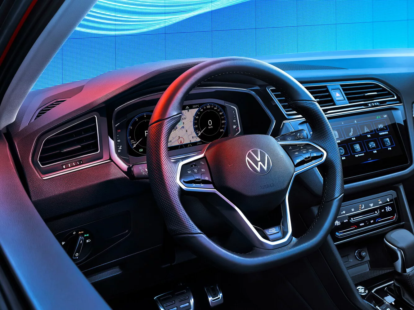Фото места водителя Volkswagen Tiguan X II (China Market) 2020 -  2024 
                                            