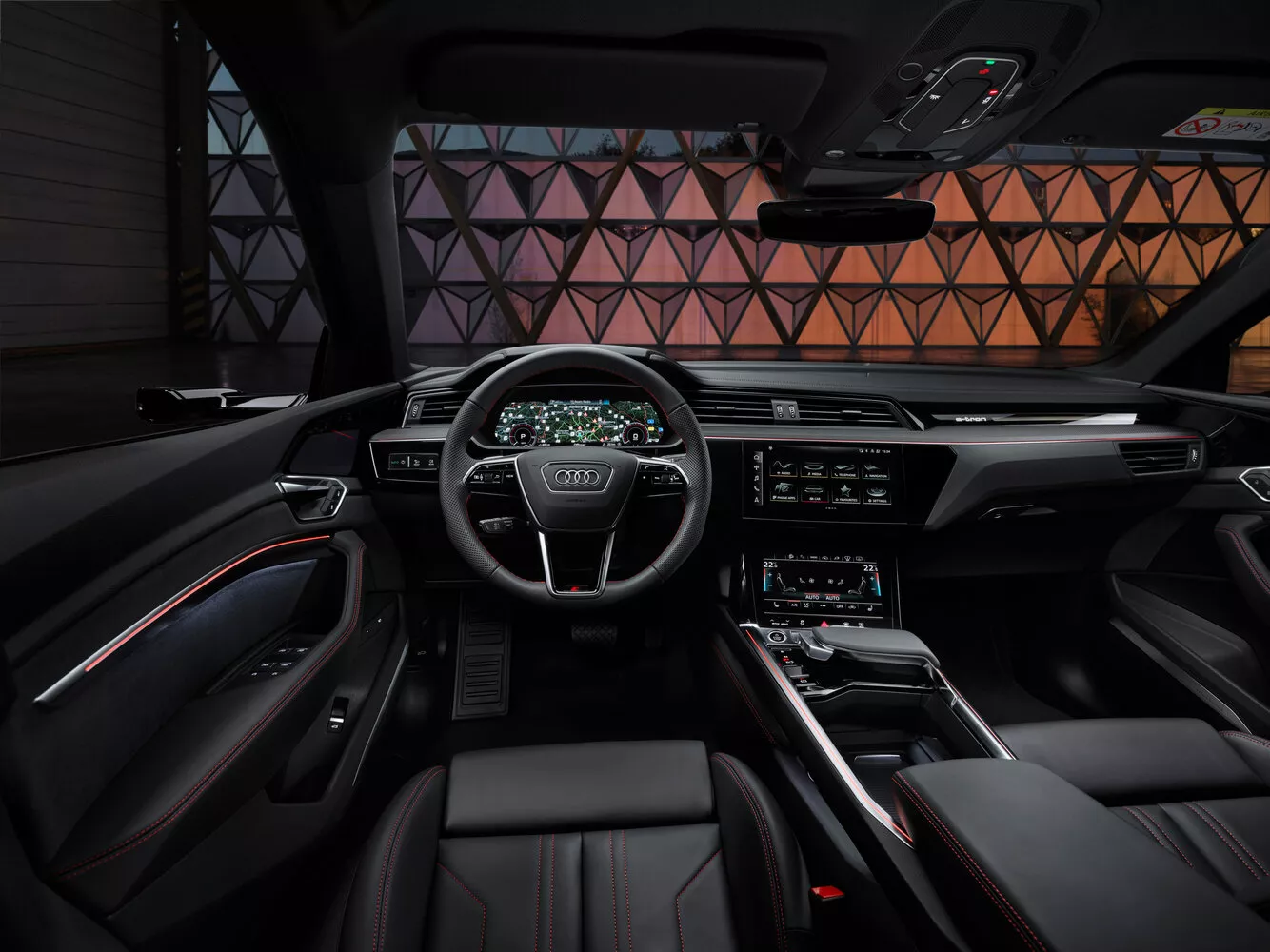 Фото торпеды Audi Q8 e-tron   2022 -  2024 
                                            