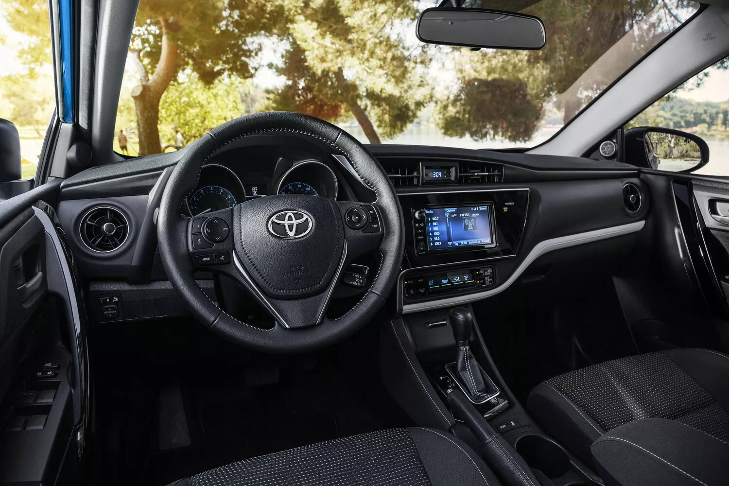 Фото места водителя Toyota Corolla  XI (E160, E170) Рестайлинг 2015 -  2024 
                                            