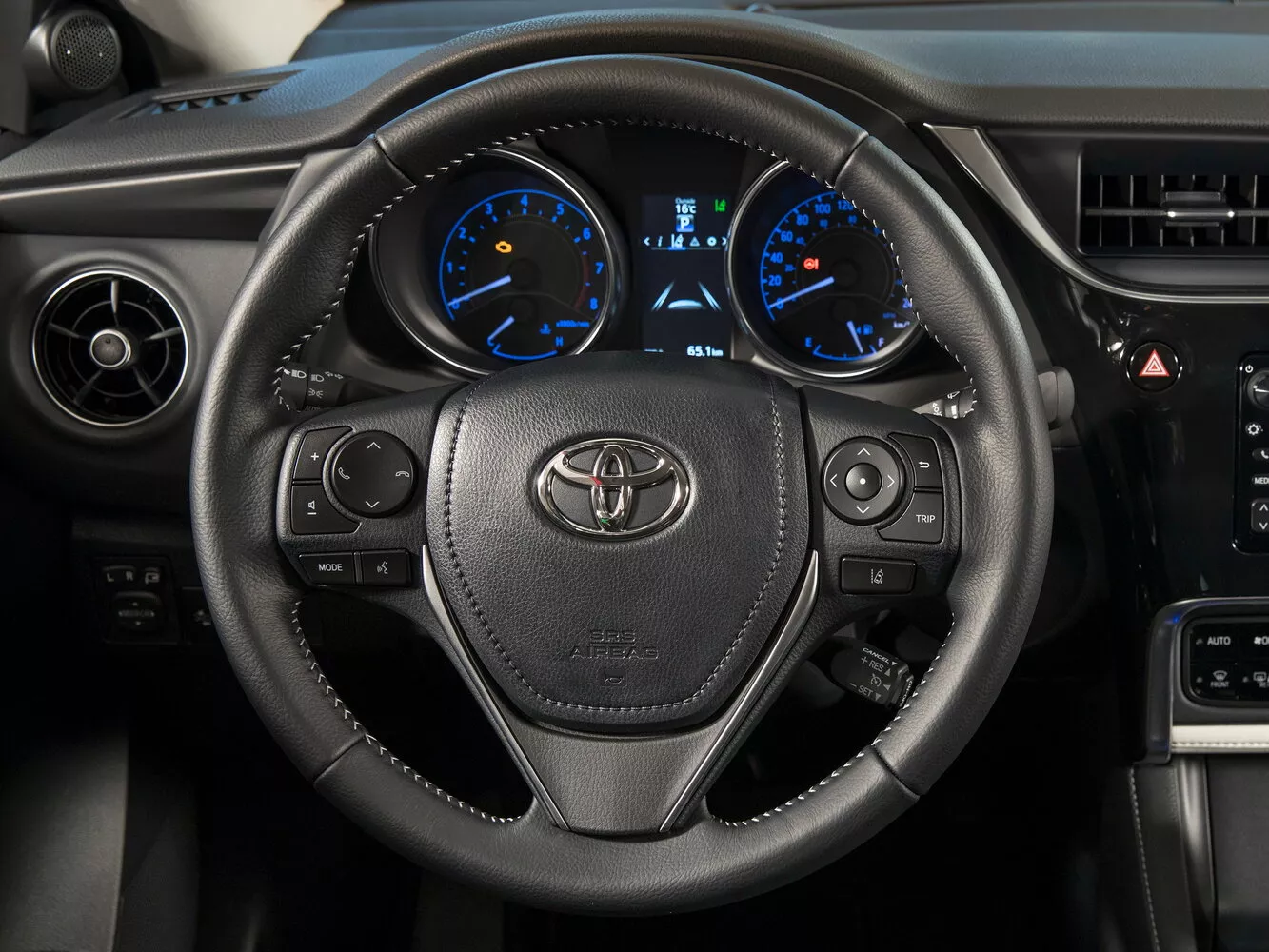 Фото рулевого колеса Toyota Corolla  XI (E160, E170) Рестайлинг 2015 -  2024 
                                            