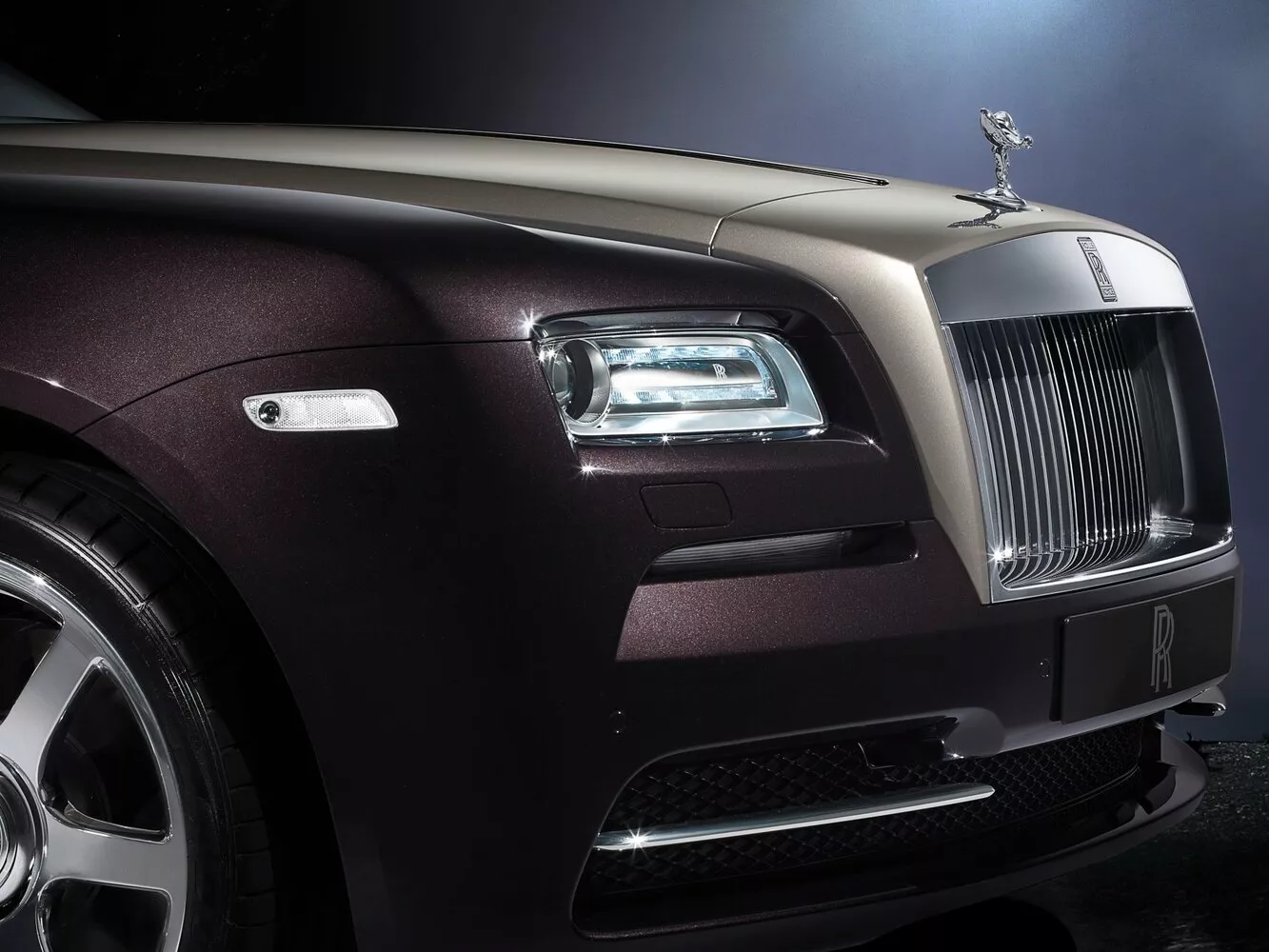 Фото передних фар Rolls-Royce Wraith   2013 -  2024 
                                            