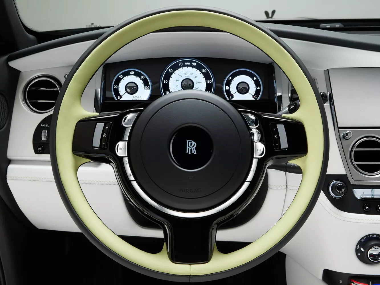 Фото рулевого колеса Rolls-Royce Wraith   2013 -  2024 
                                            