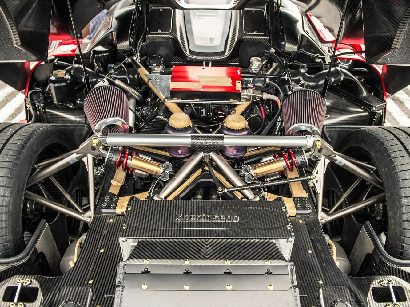 Фото интерьера Koenigsegg Regera  I 2015 -  2024 
                                            