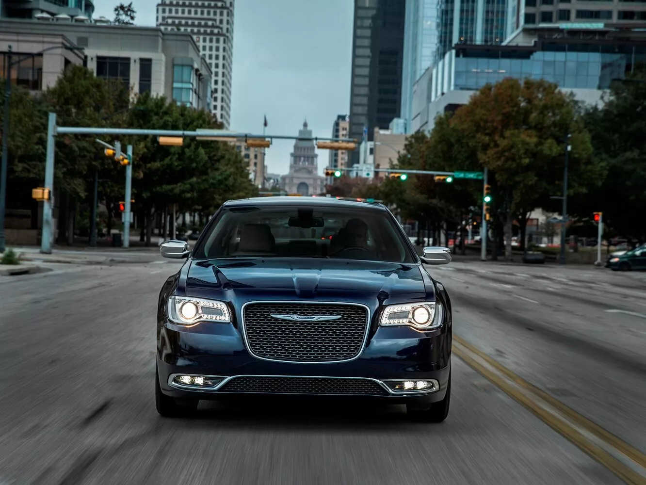 Фото спереди Chrysler 300C  II Рестайлинг 2015 -  2024 
                                            