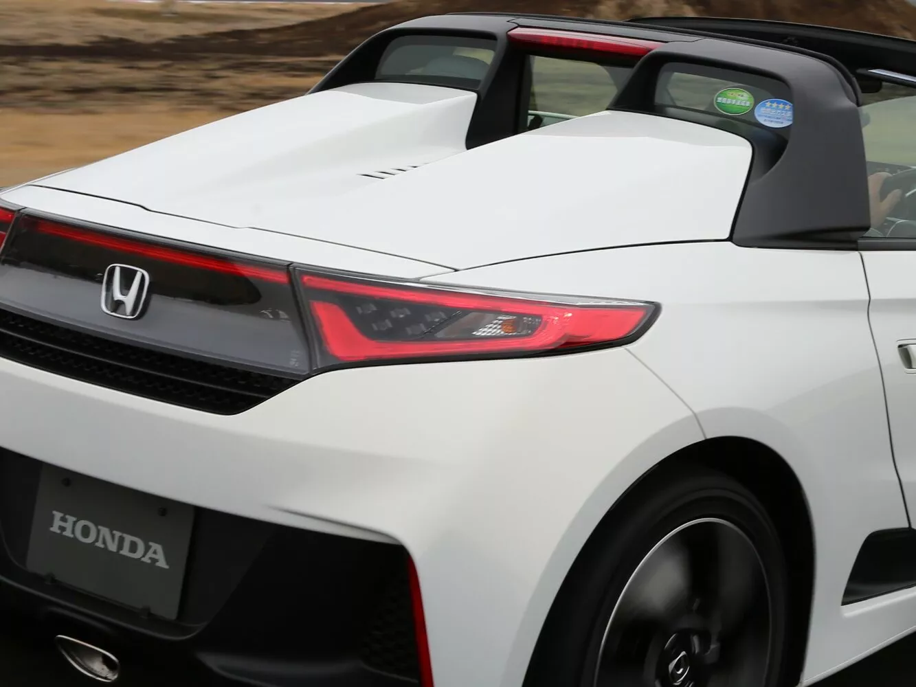 Фото задних фонорей Honda S660   2015 -  2024 
                                            