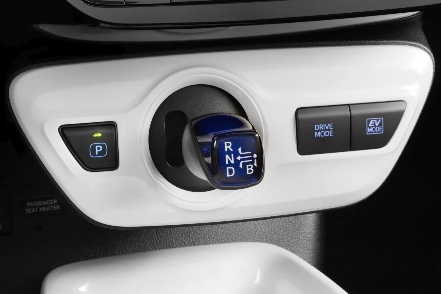 Фото коробки передач Toyota Prius  IV (XW50) 2015 -  2024 
                                            
