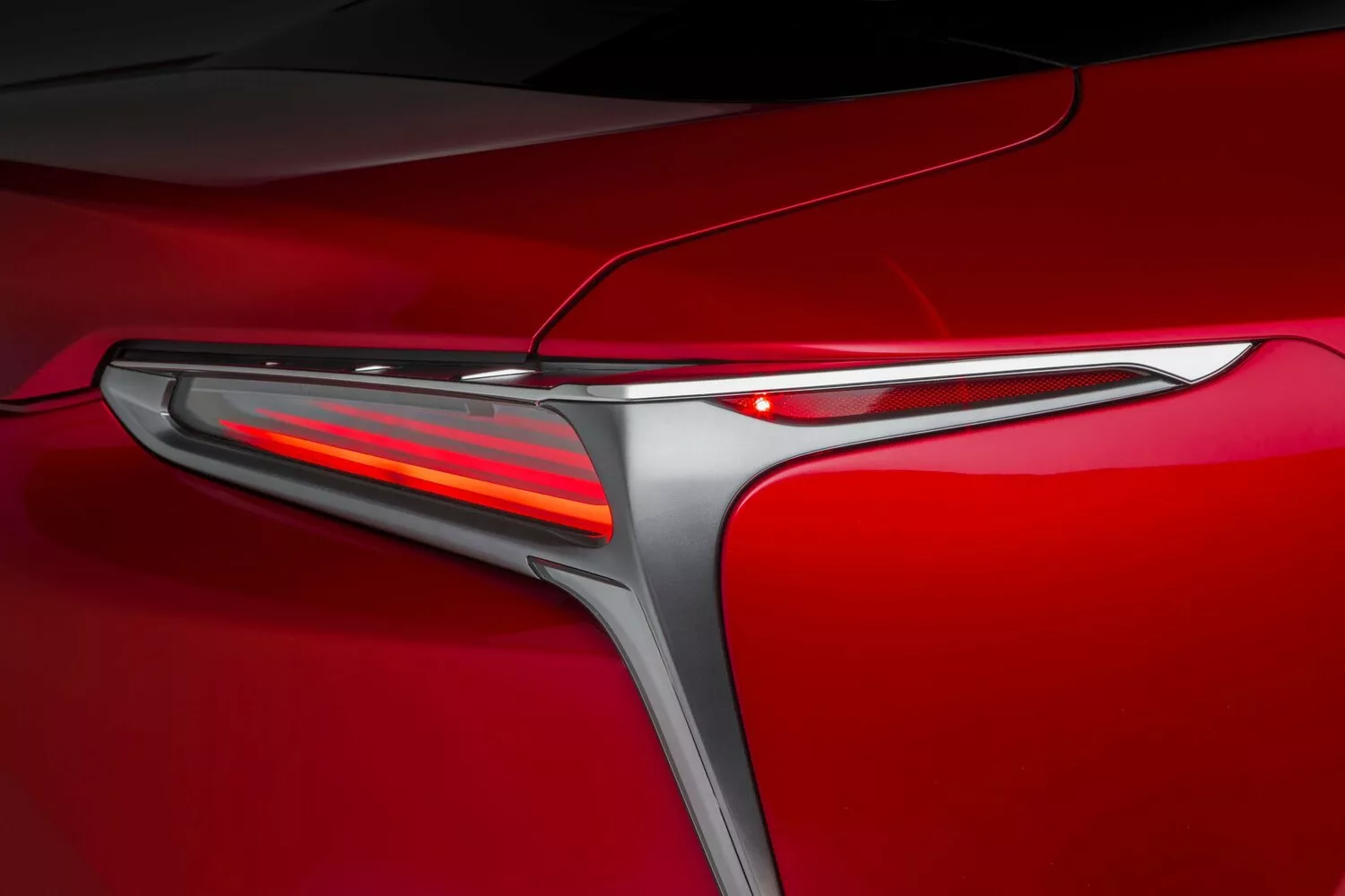 Фото задних фонорей Lexus LC  I 2017 -  2024 
                                            