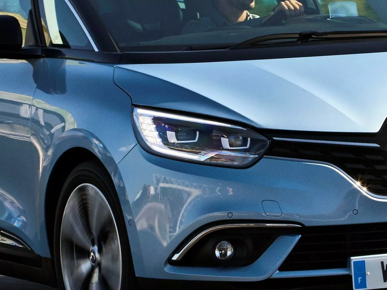 Фото передних фар Renault Scenic Grand IV 2016 -  2024 
                                            