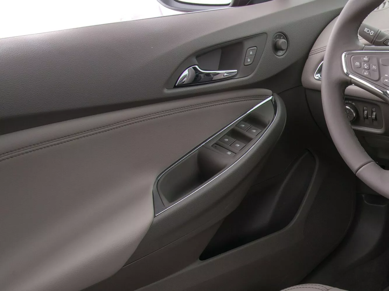 Фото двери Chevrolet Cruze  II 2015 -  2024 
                                            