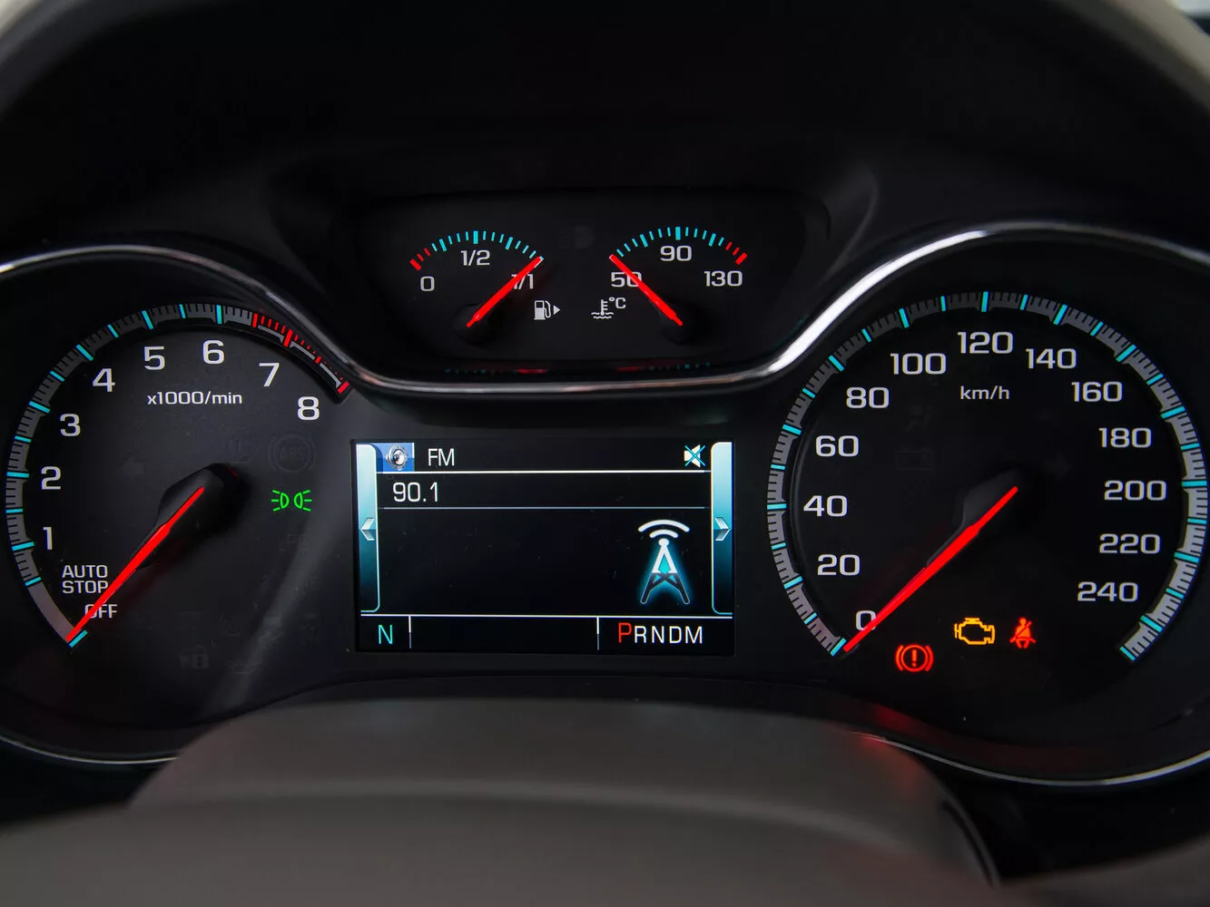 Фото приборной панели Chevrolet Cruze  II 2015 -  2024 
                                            