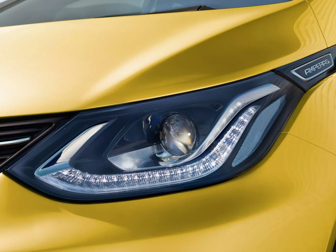 Фото передних фар Opel Ampera  II 2017 -  2024 
                                            