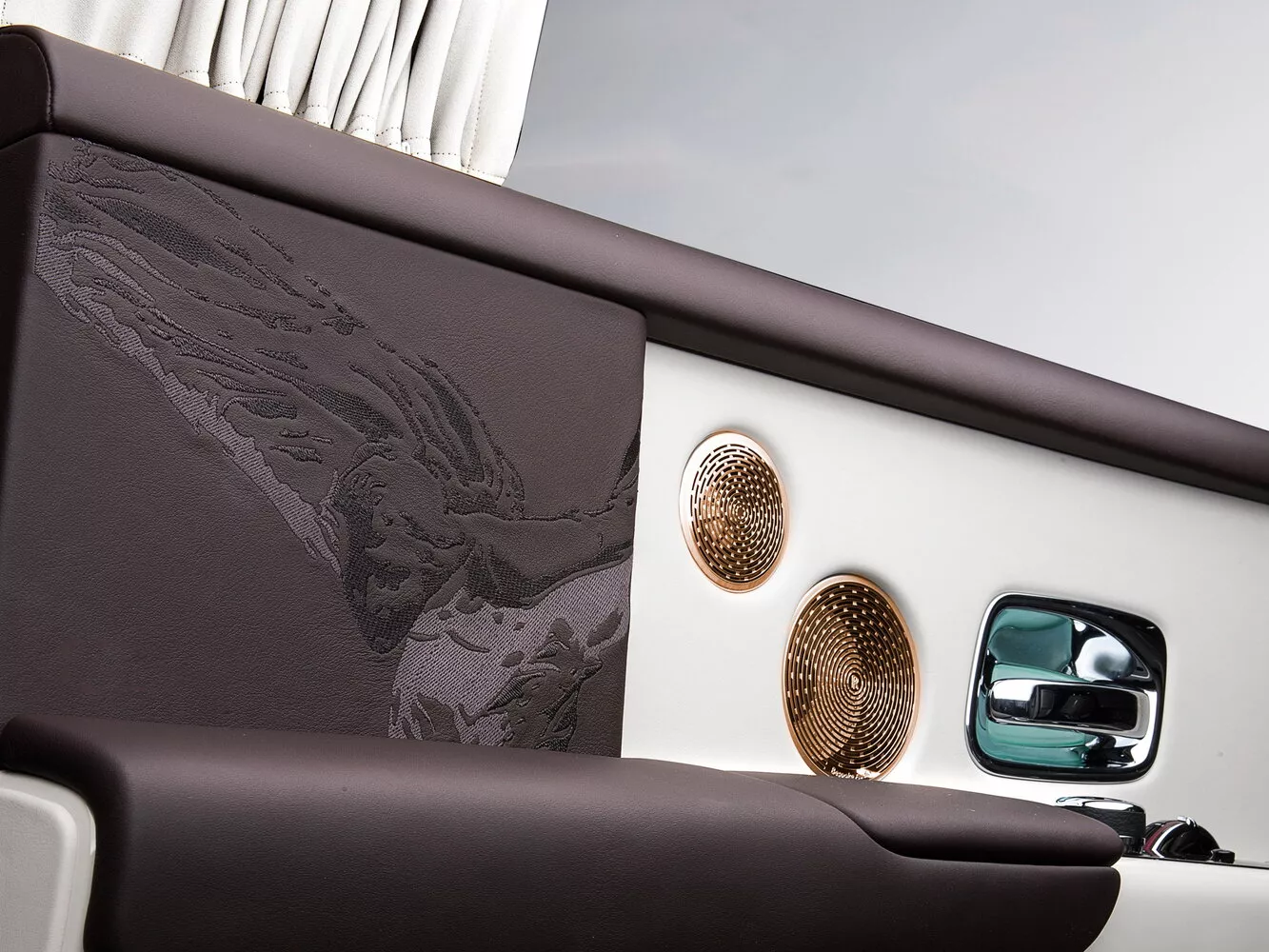 Фото двери Rolls-Royce Phantom  VIII 2017 -  2024 
                                            
