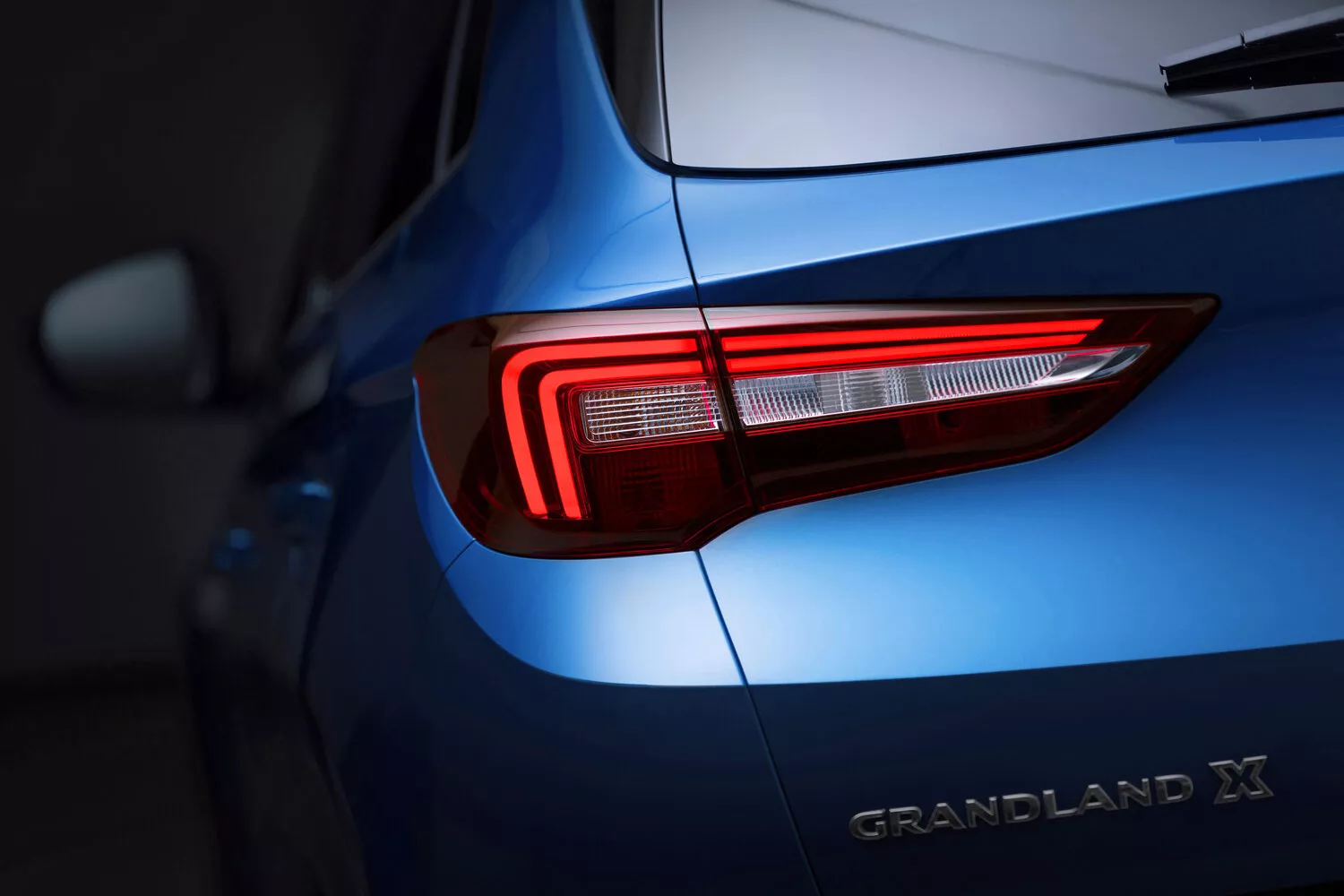 Фото задних фонорей Opel Grandland X  I 2017 -  2024 
                                            