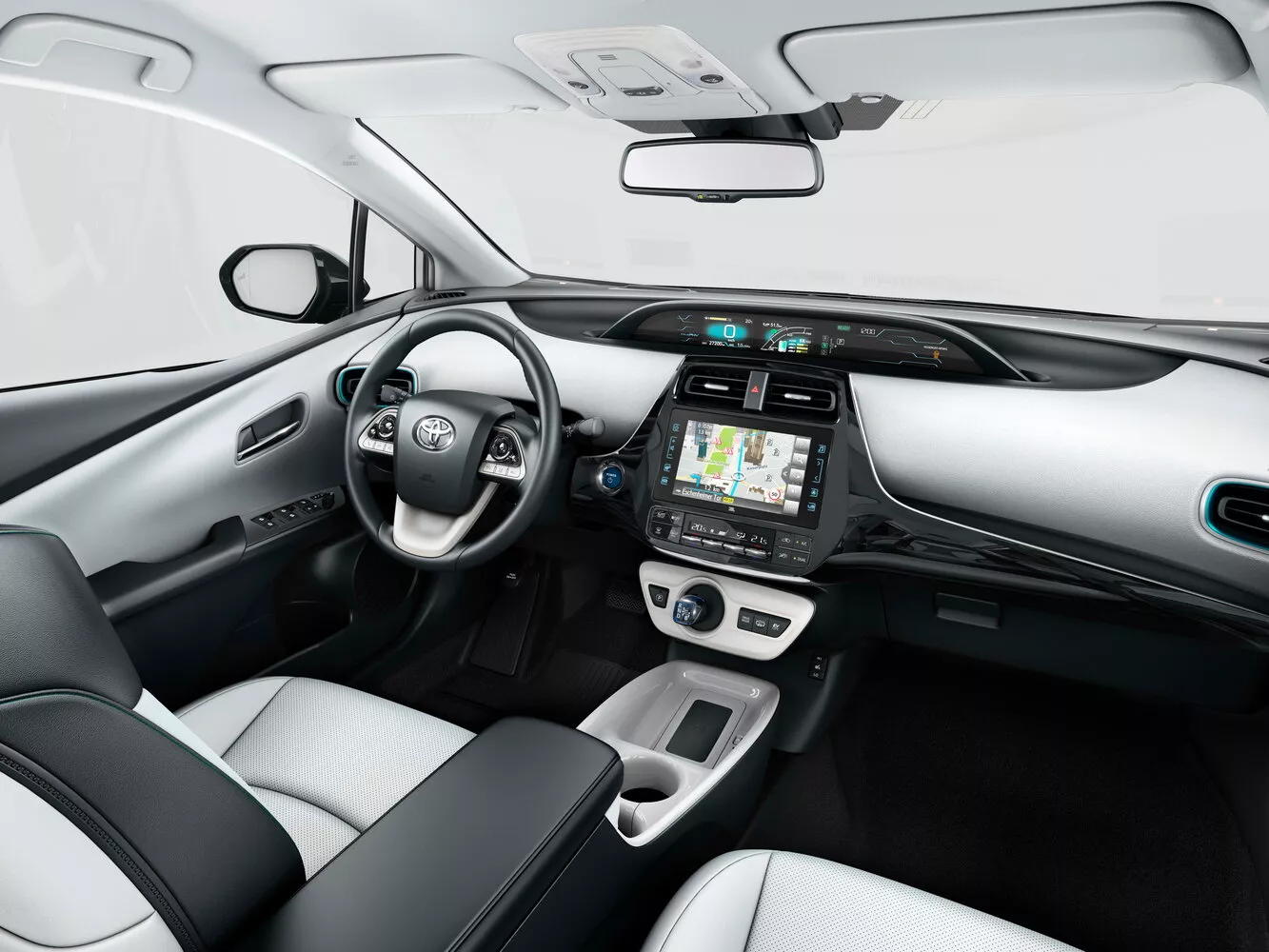 Фото салона спереди Toyota Prius PHV ZVW52 IV (XW50) 2015 -  2024 
                                            