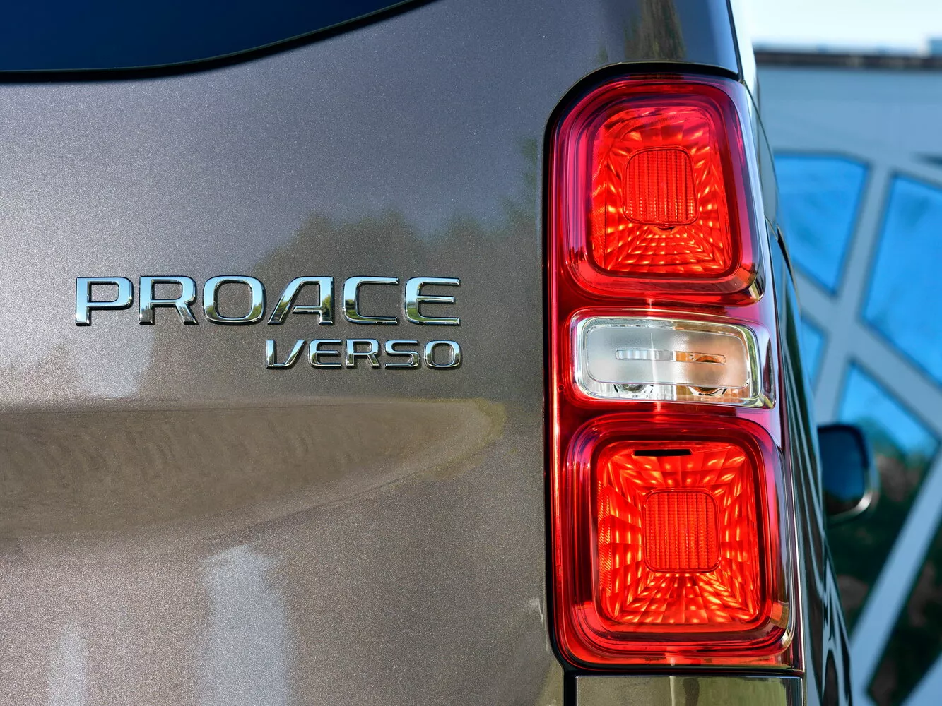 Фото задних фонорей Toyota ProAce L1 II 2016 -  2024 
                                            