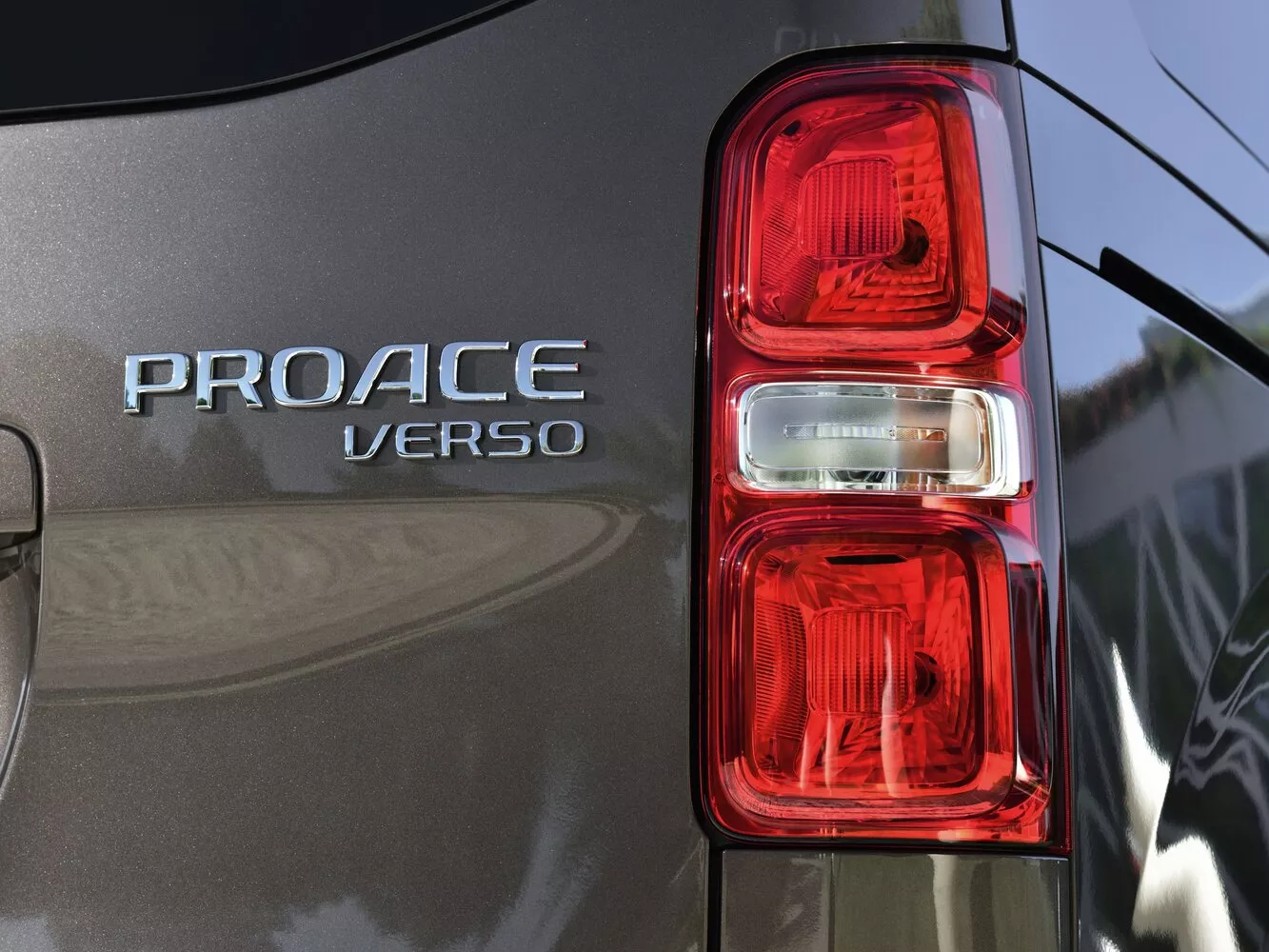 Фото задних фонорей Toyota ProAce Compact II 2016 -  2024 
                                            