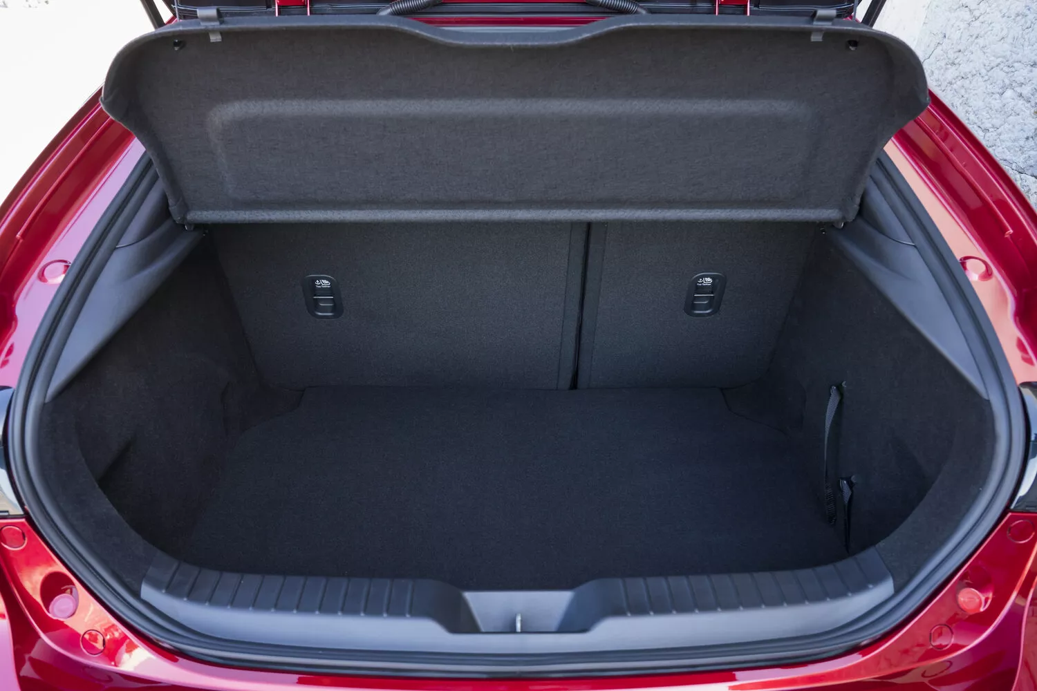Фото багажника Mazda 3  IV (BP) 2019 -  2024 
                                            