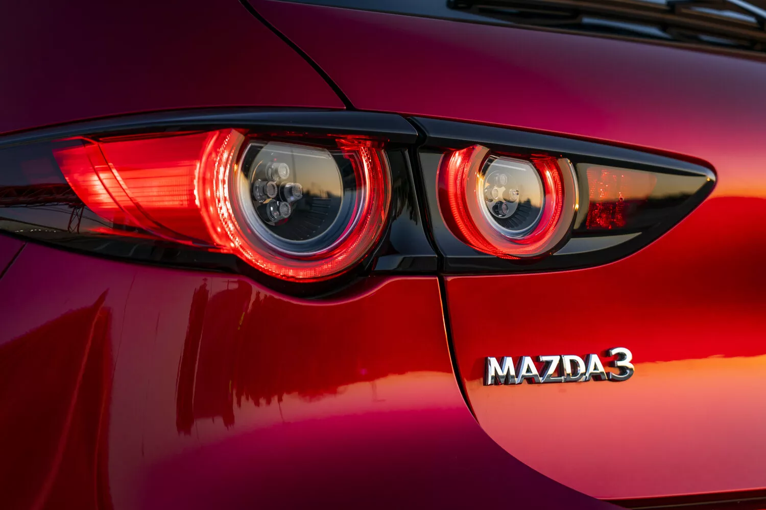 Фото задних фонорей Mazda 3  IV (BP) 2019 -  2024 
                                            