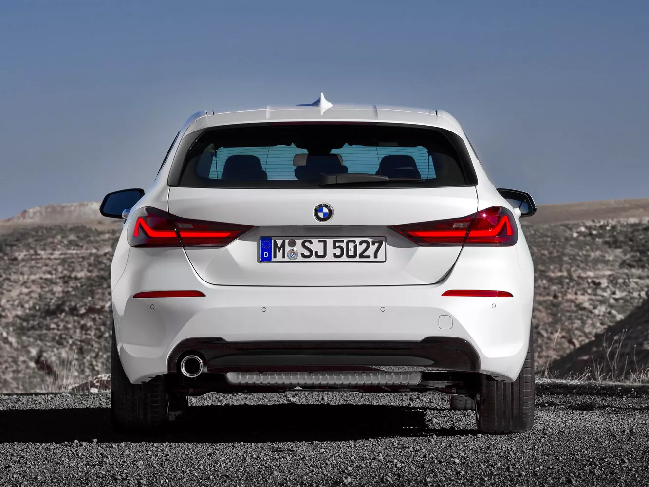 Фото сзади BMW 1 серии  III (F40) 2019 -  2024 
                                            