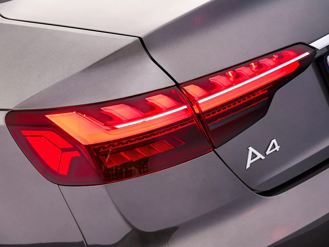 Фото задних фонорей Audi A4  V (B9) Рестайлинг 2019 -  2024 
                                            