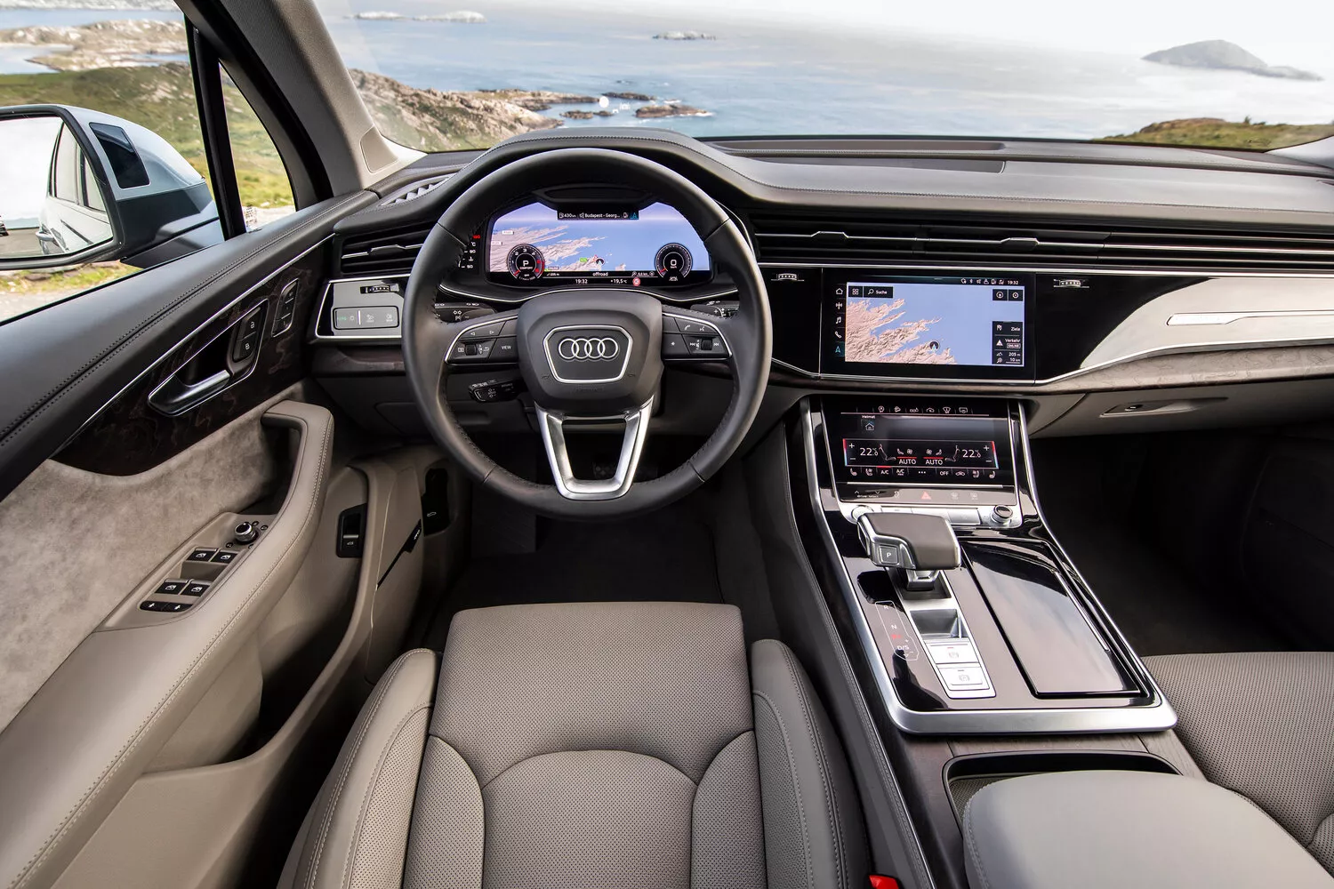 Фото салона спереди Audi Q7  II (4M) Рестайлинг 2019 -  2024 
                                            