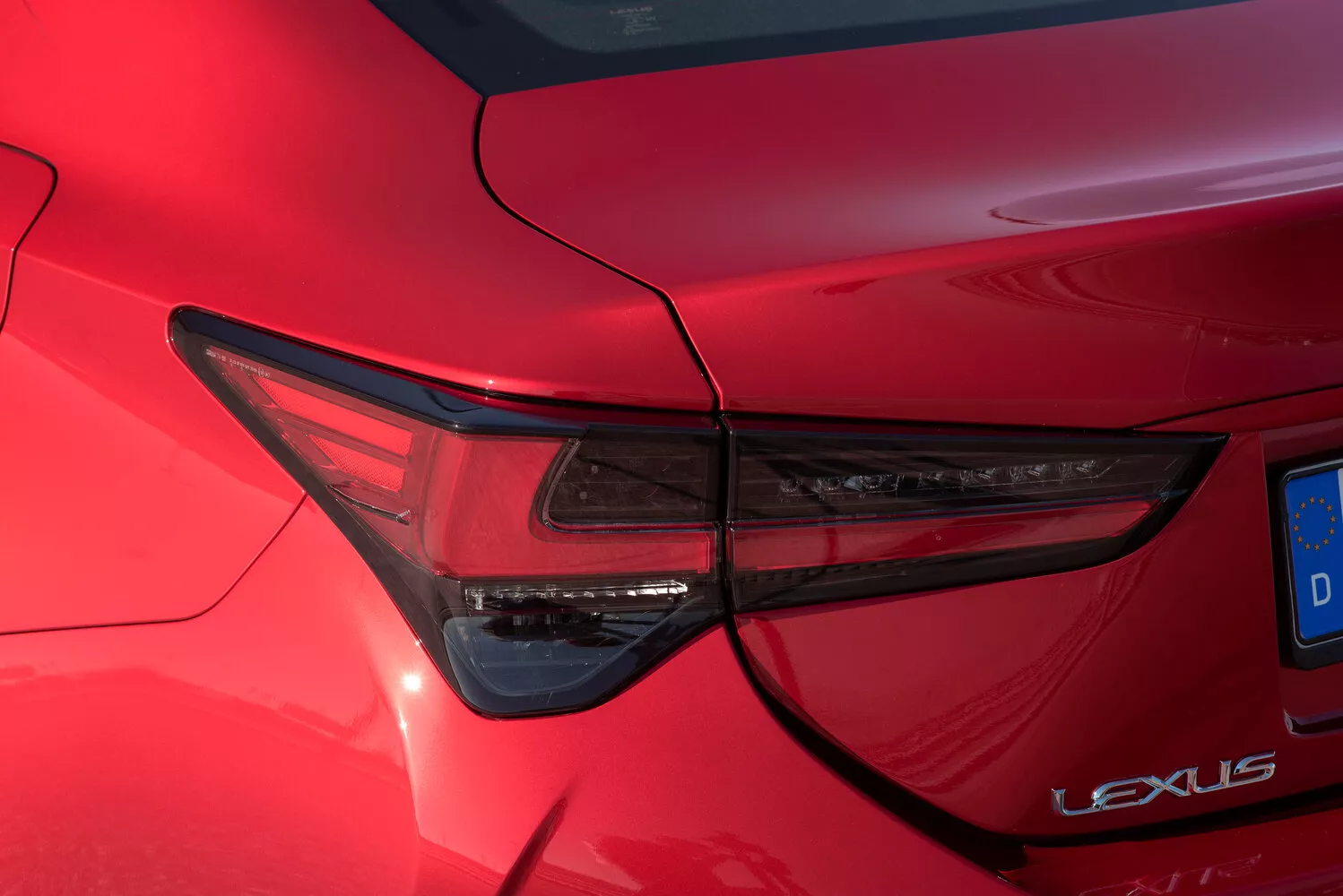 Фото задних фонорей Lexus RC  I Рестайлинг 2018 -  2024 
                                            