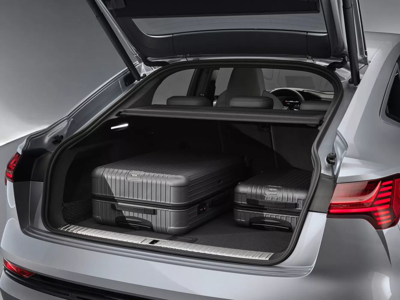 Фото багажника Audi e-tron Sportback  I 2019 -  2024 
                                            
