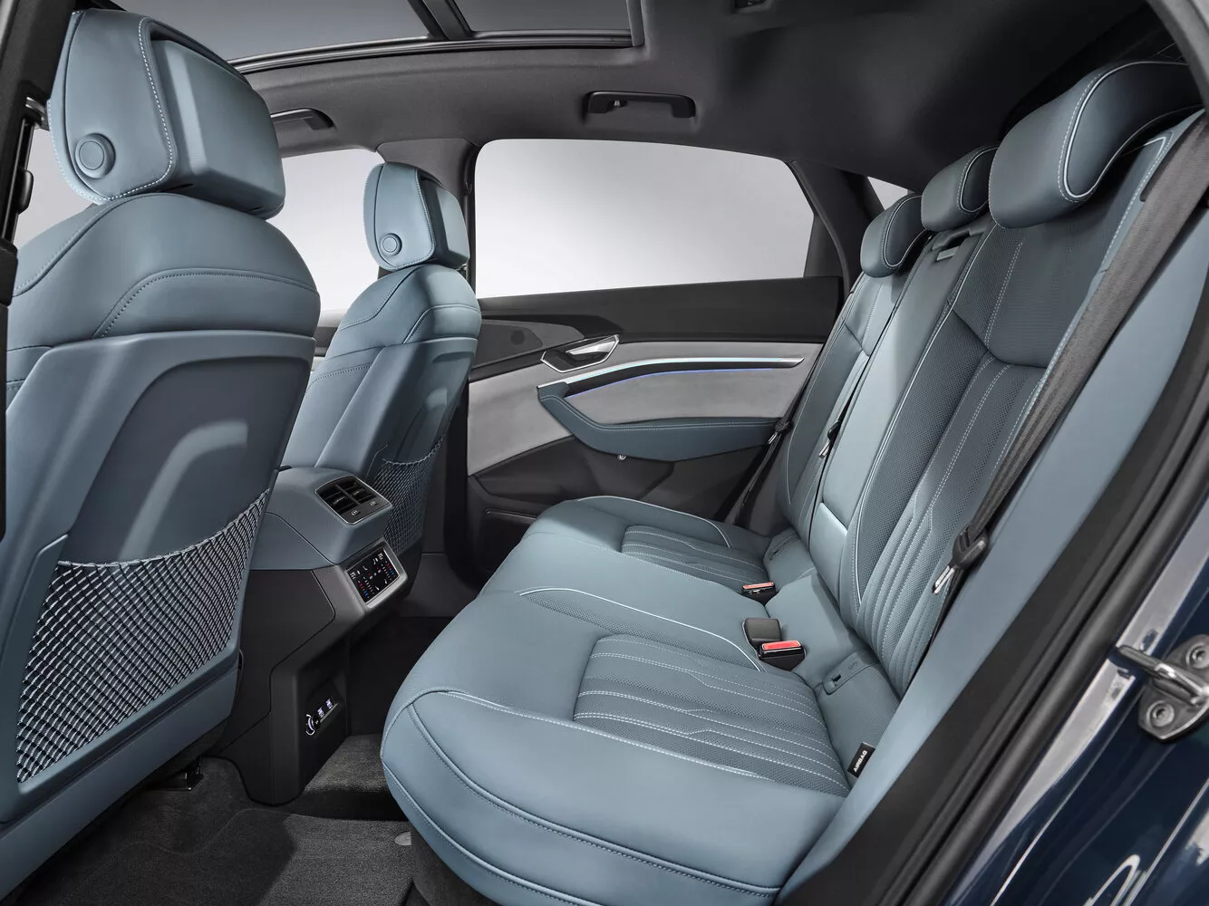 Фото салона сзади Audi e-tron Sportback  I 2019 -  2024 
                                            