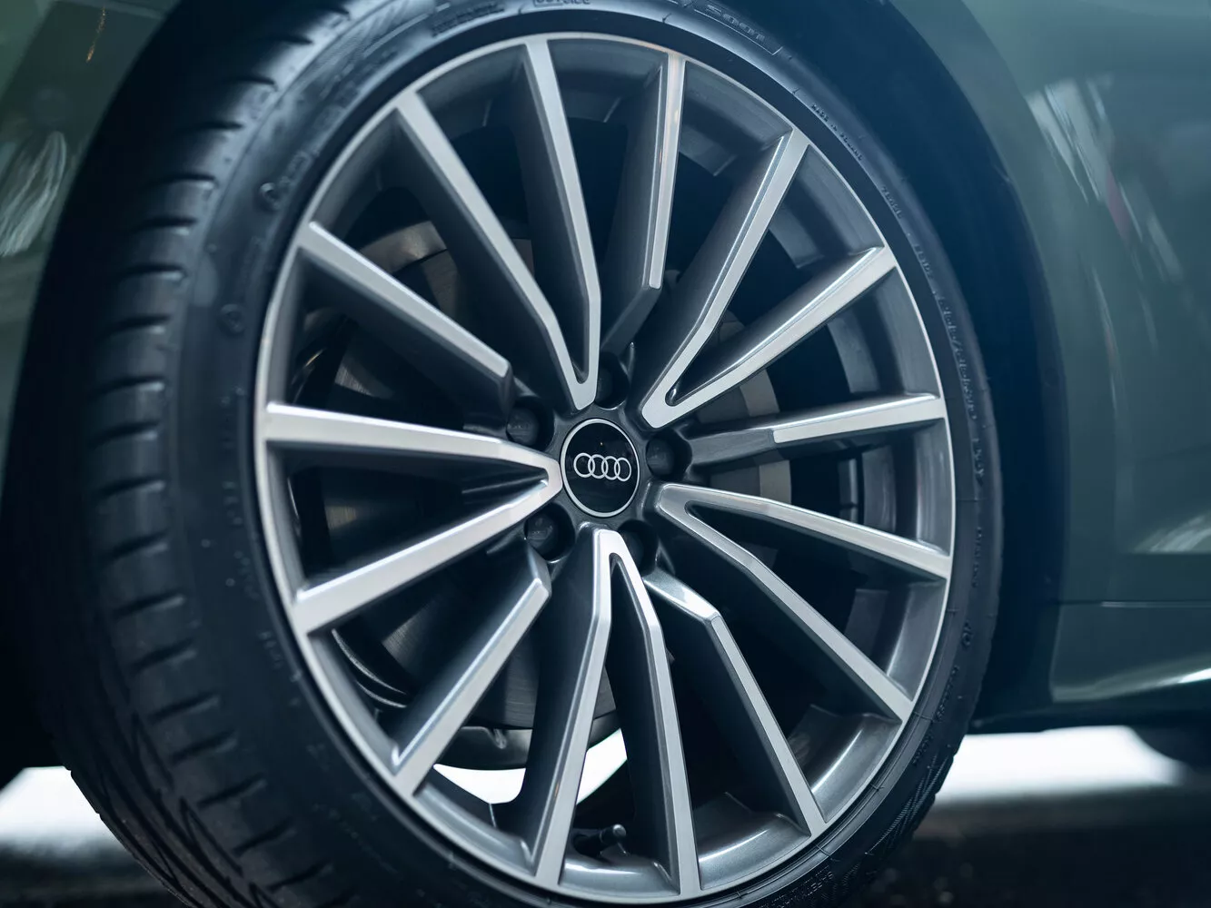 Фото дисков Audi A5 Sportback II (F5) Рестайлинг 2019 -  2024 
                                            