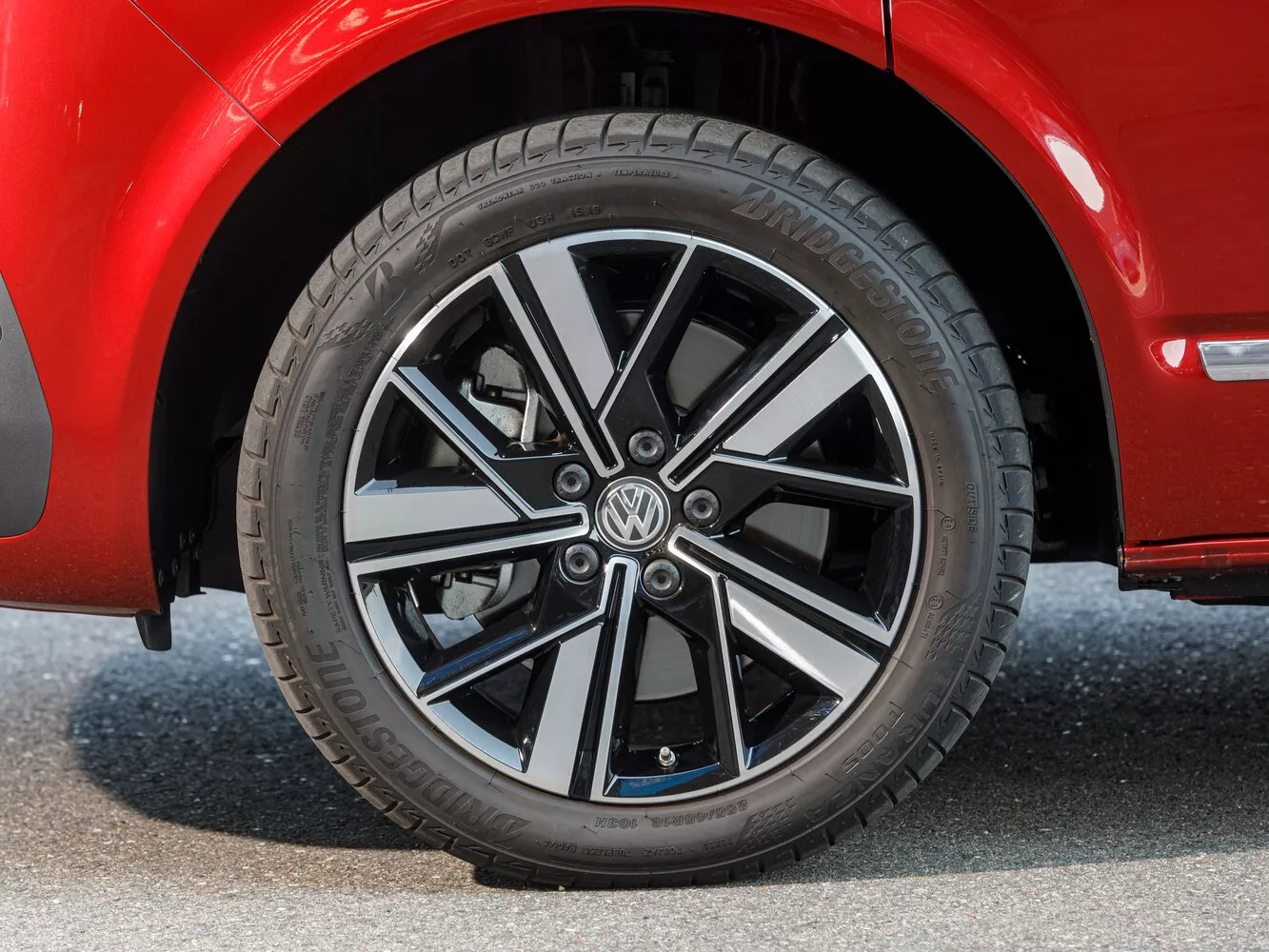 Фото дисков Volkswagen Multivan Long T6 Рестайлинг 2019 -  2024 
                                            