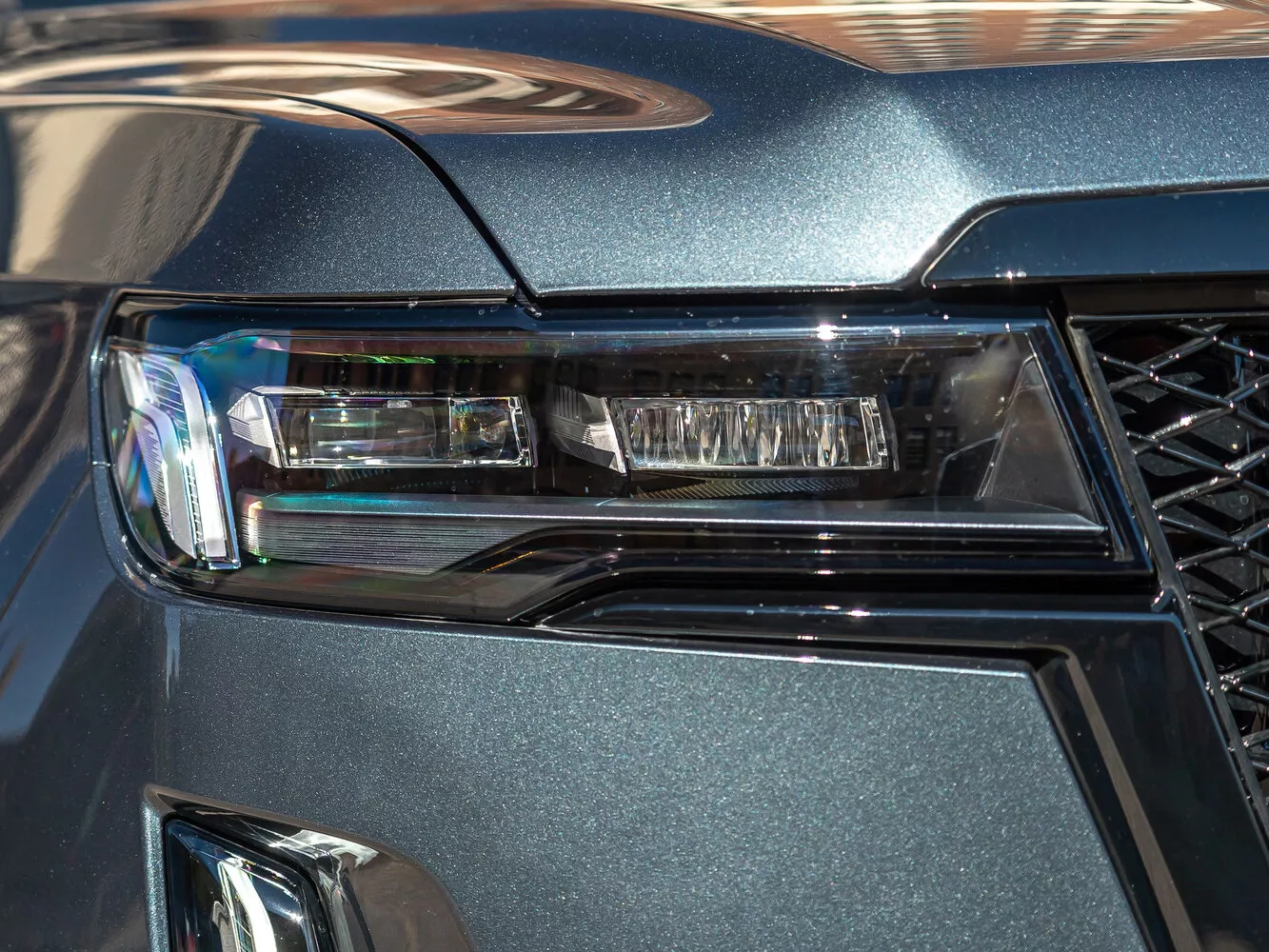 Фото передних фар Cadillac Escalade ESV V 2020 -  2024 
                                            
