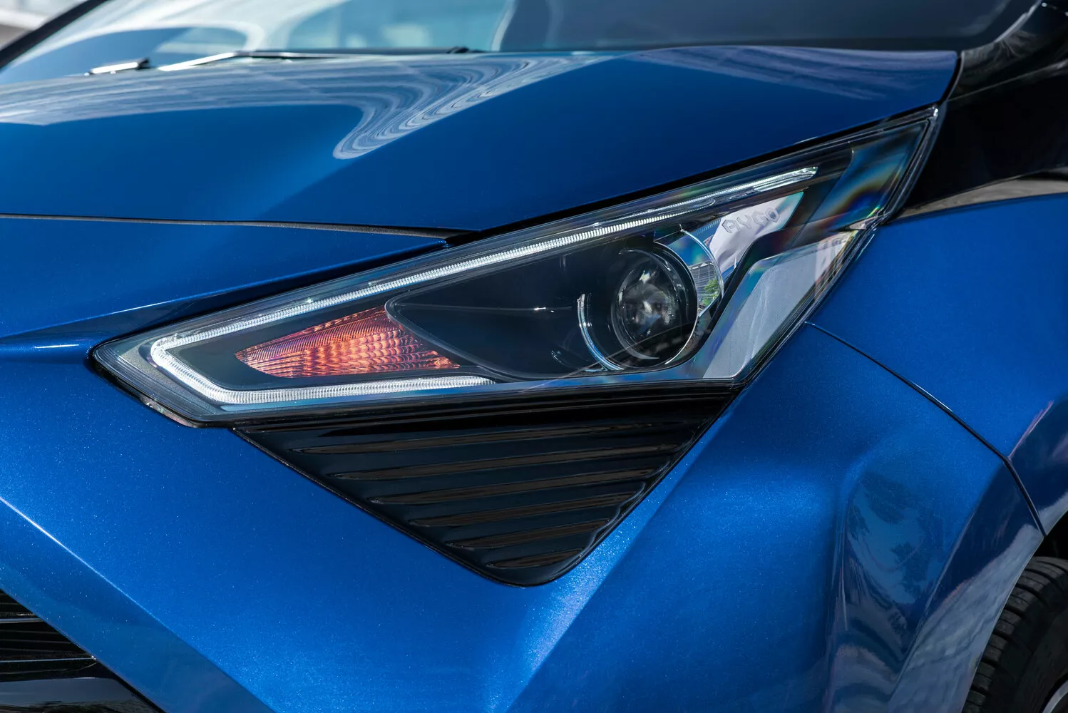 Фото передних фар Toyota Aygo  II Рестайлинг 2018 -  2024 
                                            