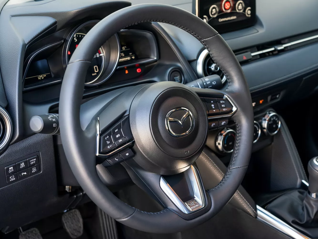 Фото рулевого колеса Mazda 2  III (DJ) Рестайлинг 2019 -  2024 
                                            
