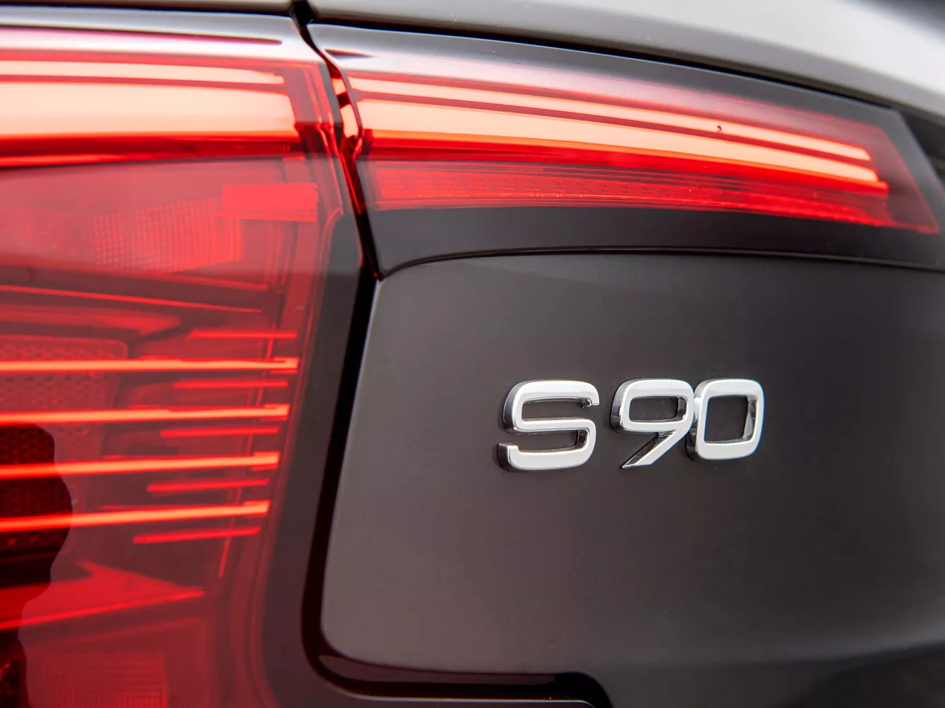 Фото задних фонорей Volvo S90  II Рестайлинг 2020 -  2024 
                                            