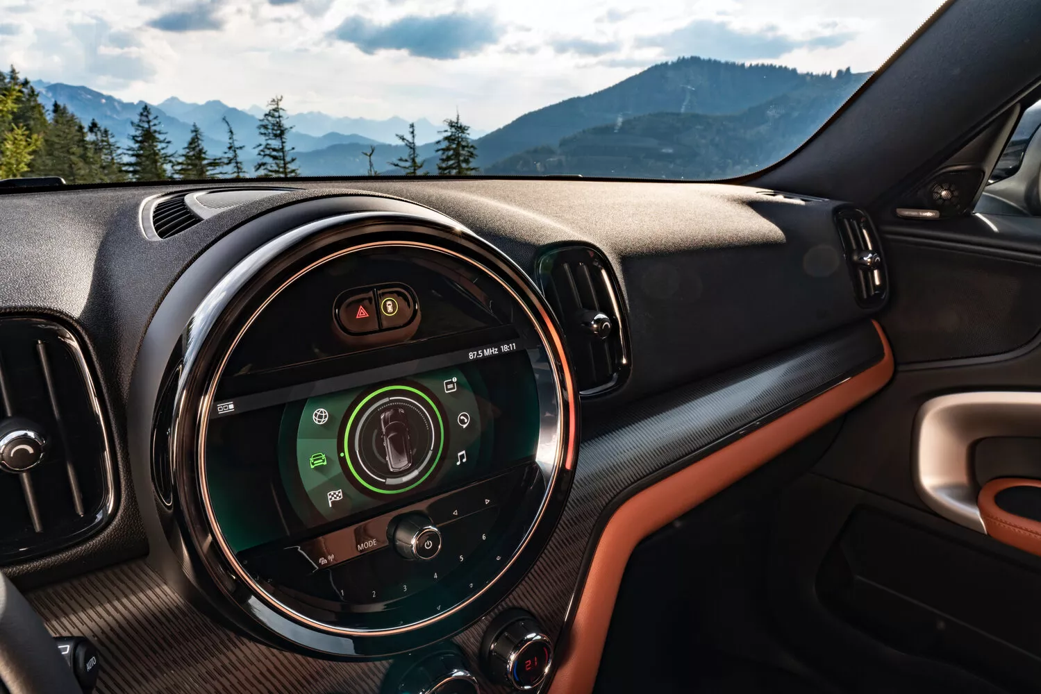 Фото интерьера MINI Countryman Cooper S II Рестайлинг 2020 -  2024 
                                            