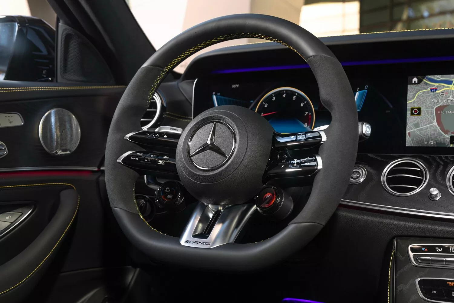 Фото рулевого колеса Mercedes-Benz E-Класс AMG  V (W213) Рестайлинг 2020 -  2024 
                                            