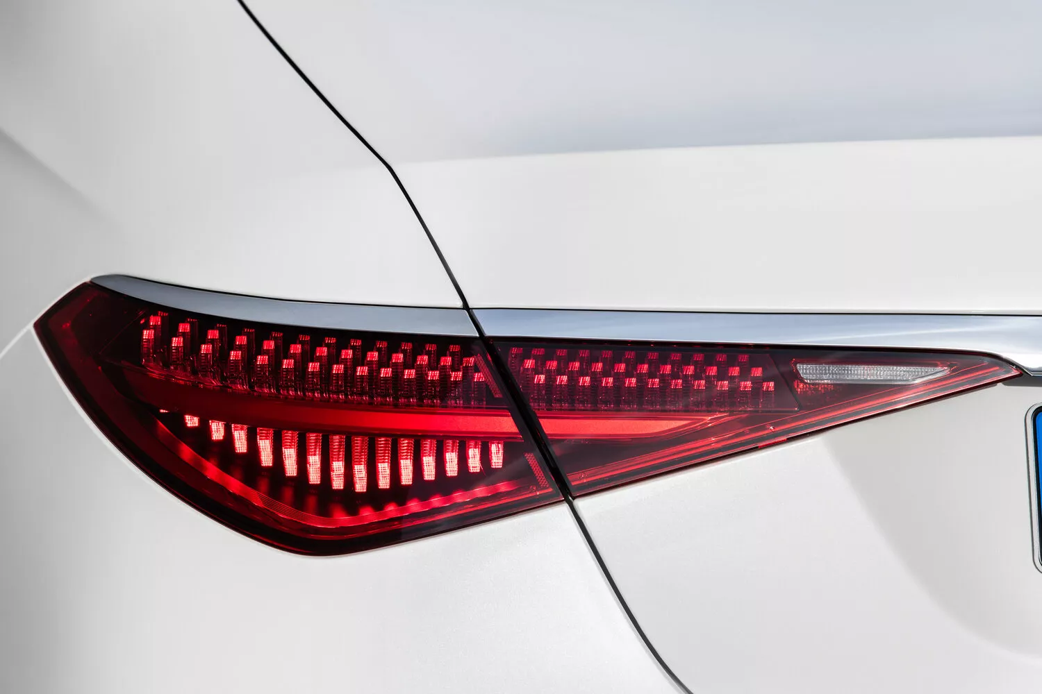 Фото задних фонорей Mercedes-Benz S-Класс Long VII (W223) 2020 -  2024 
                                            