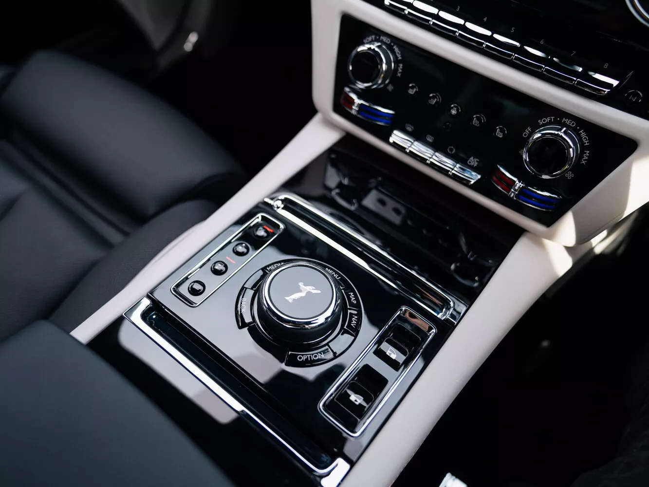 Фото коробки передач Rolls-Royce Ghost Extended II 2020 -  2024 
                                            