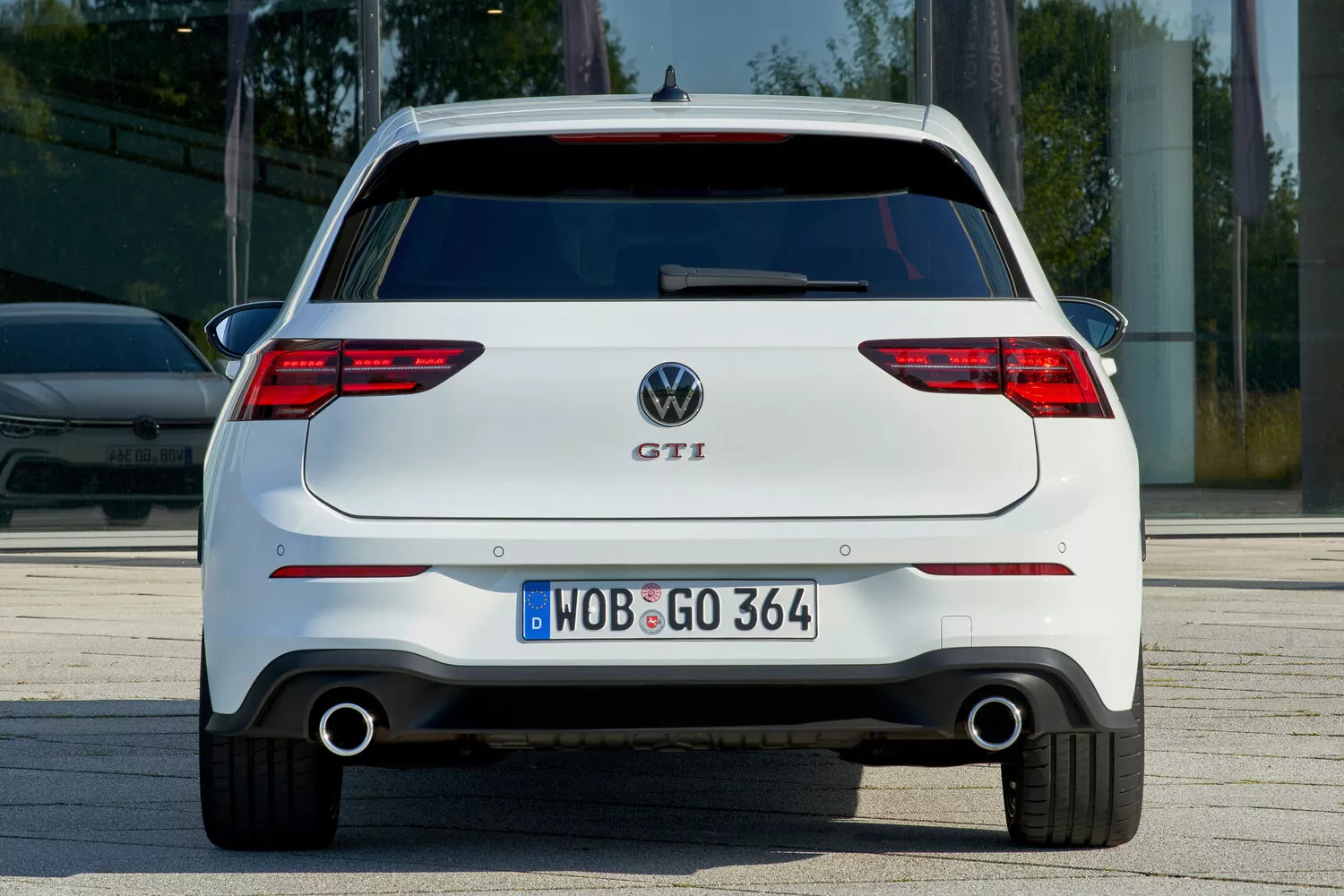 Фото сзади Volkswagen Golf GTI  VIII 2020 -  2024 
                                            