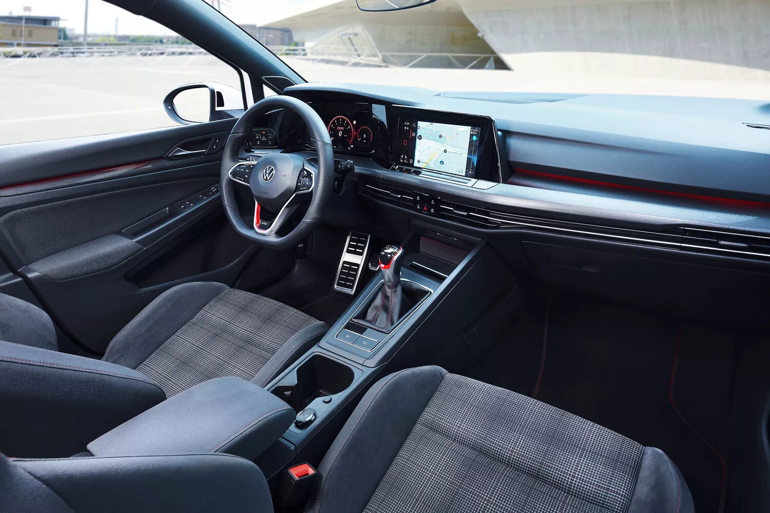 Фото салона спереди Volkswagen Golf GTI  VIII 2020 -  2024 
                                            