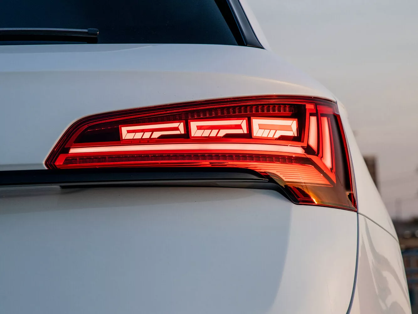 Фото задних фонорей Audi SQ5  II (FY) Рестайлинг 2020 -  2024 
                                            
