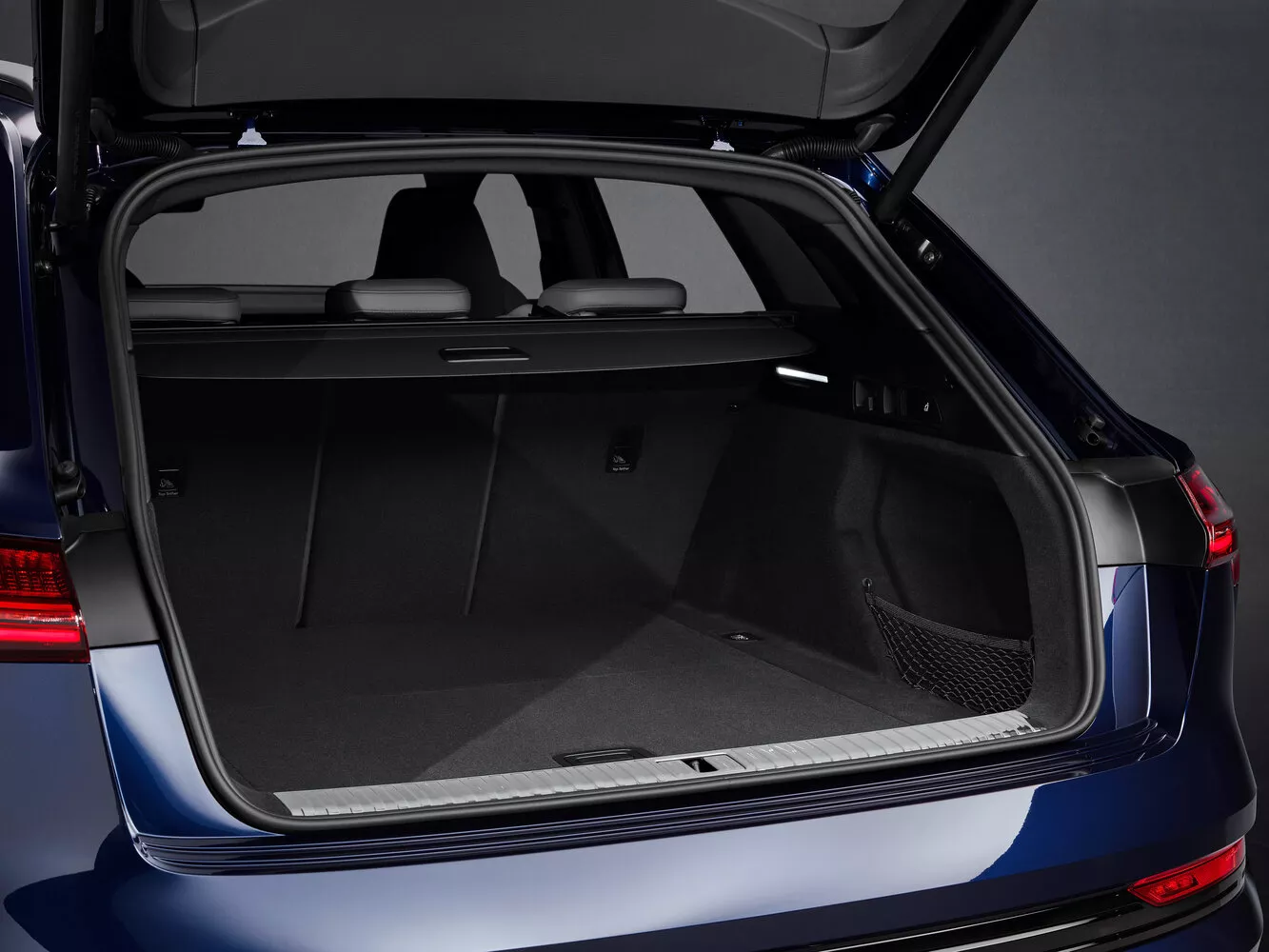 Фото багажника Audi e-tron S   2020 -  2024 
                                            