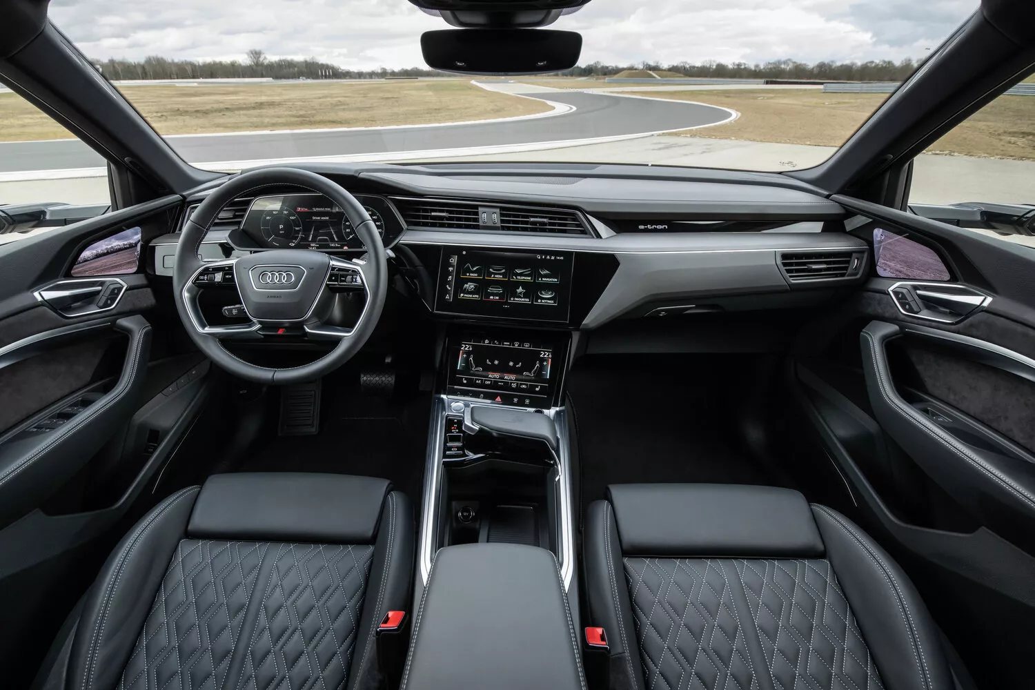 Фото торпеды Audi e-tron S   2020 -  2024 
                                            