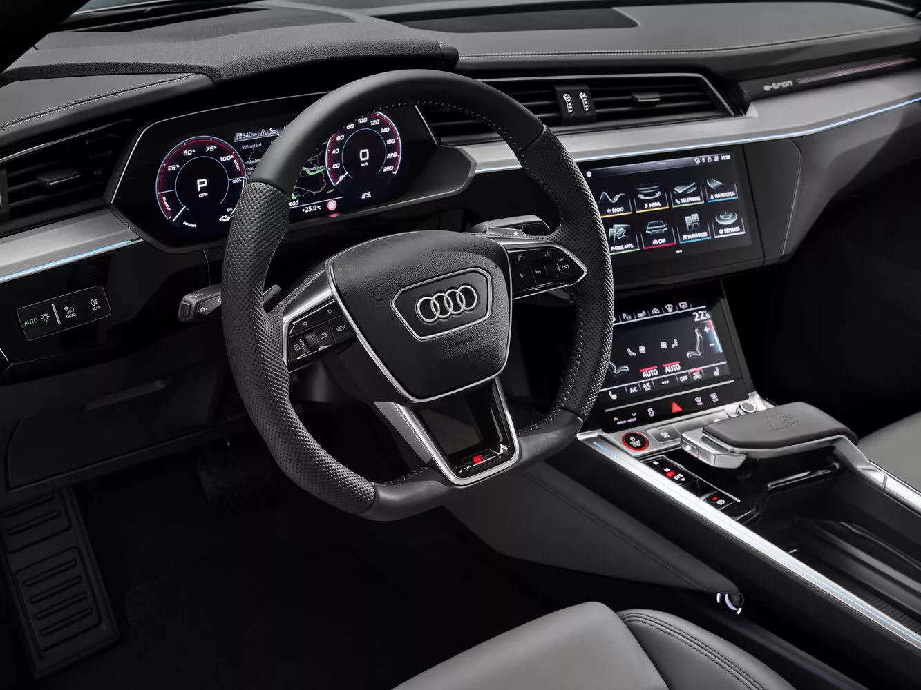 Фото места водителя Audi e-tron S Sportback   2020 -  2024 
                                            