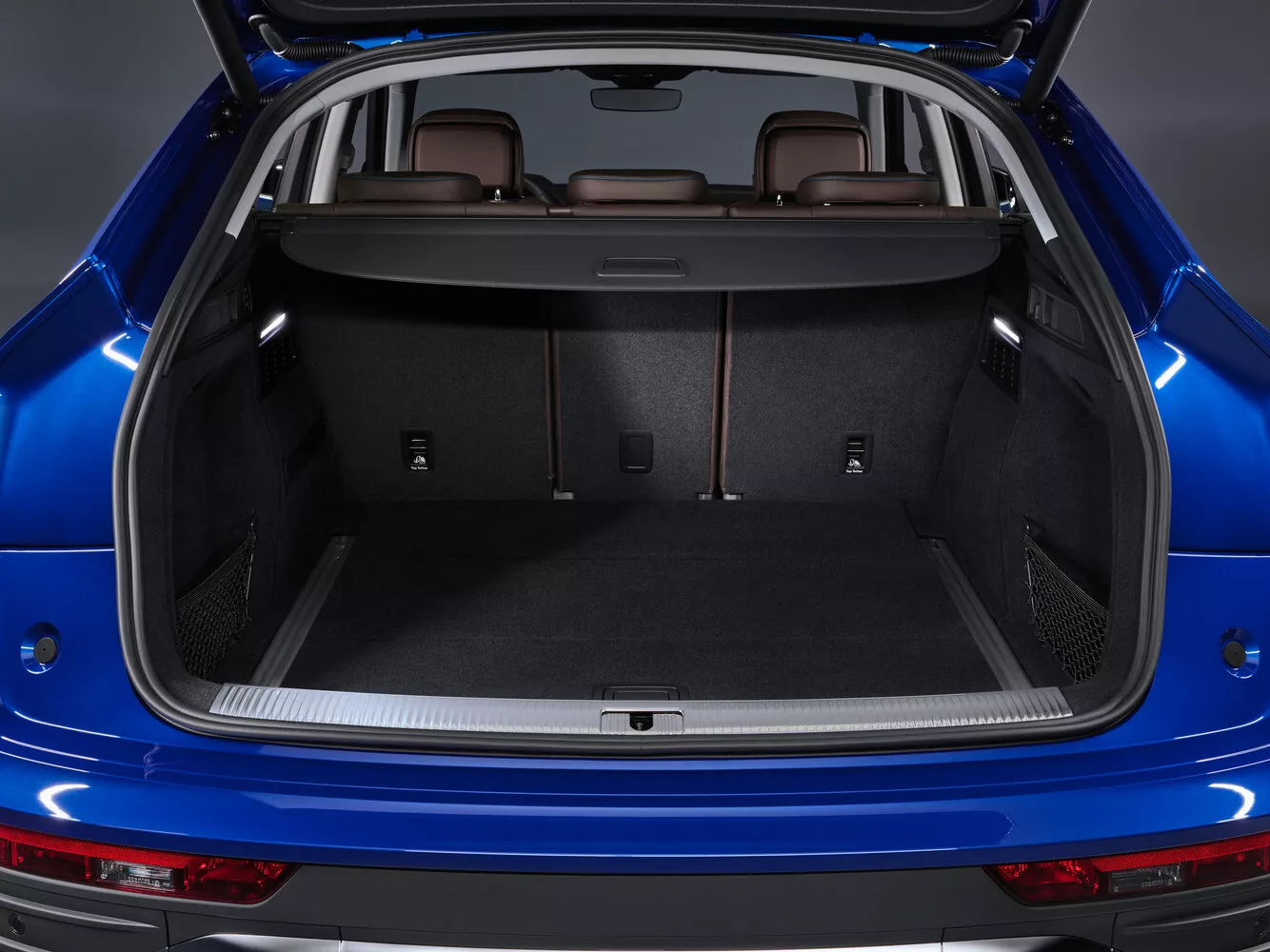 Фото багажника Audi Q5 Sportback  I (FY) 2020 -  2024 
                                            