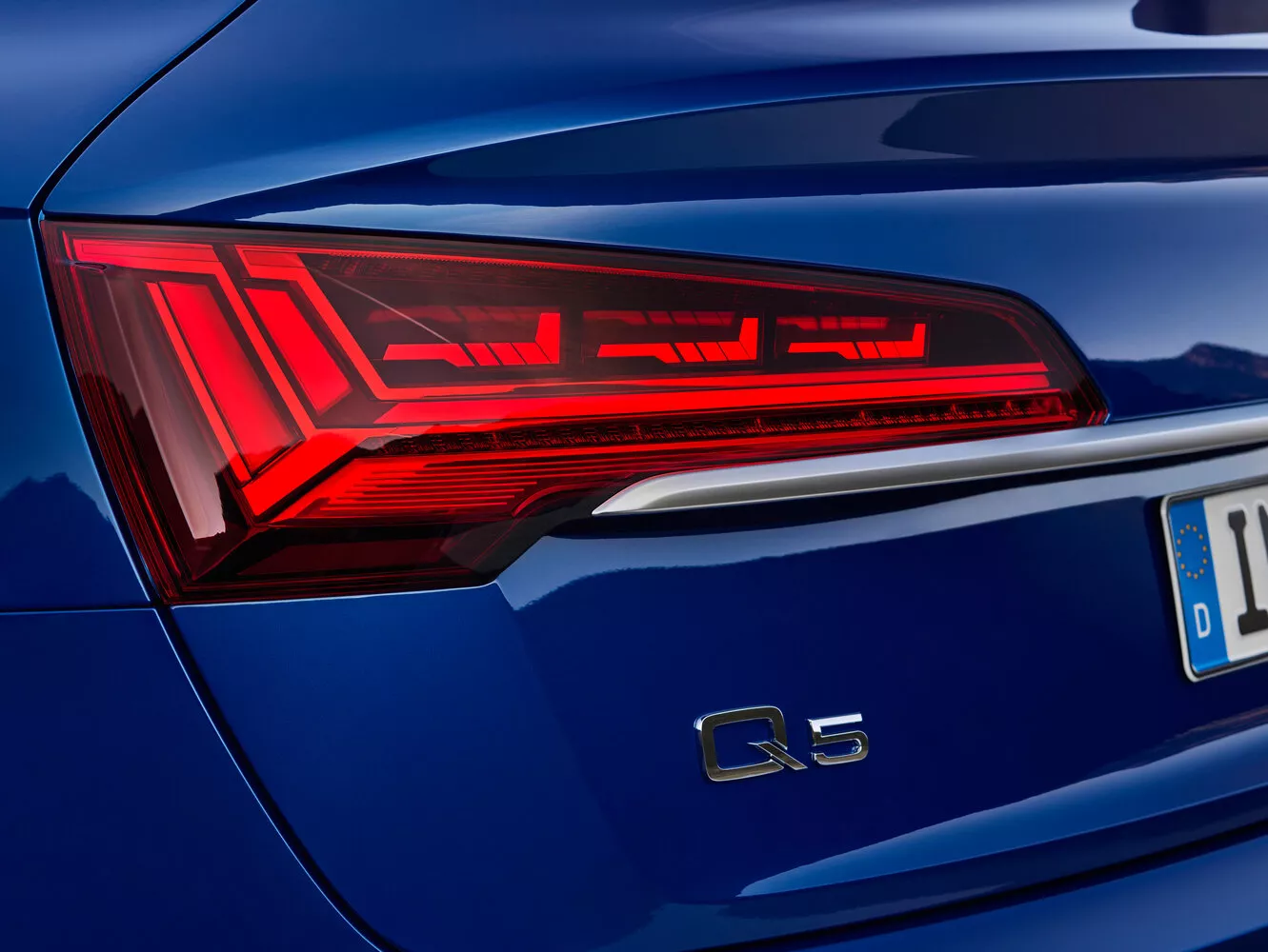Фото задних фонорей Audi Q5 Sportback  I (FY) 2020 -  2024 
                                            