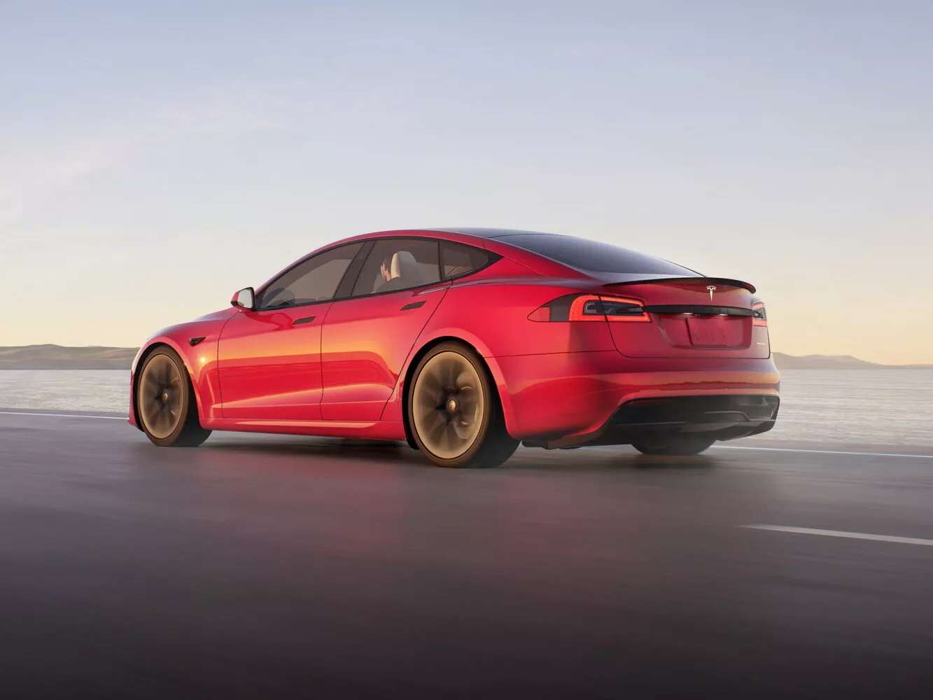 Фото с разворота сзади Tesla Model S  I Рестайлинг 2 2021 -  2024 
                                            