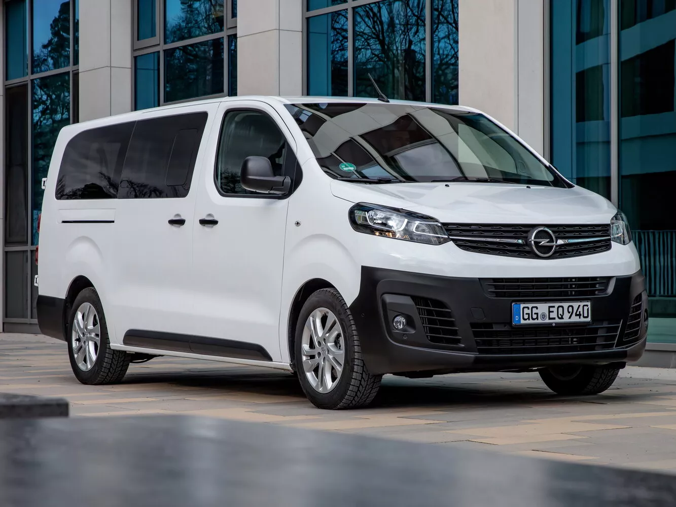 Фото экстерьера Opel Vivaro  C 2019 -  2024 
                                            