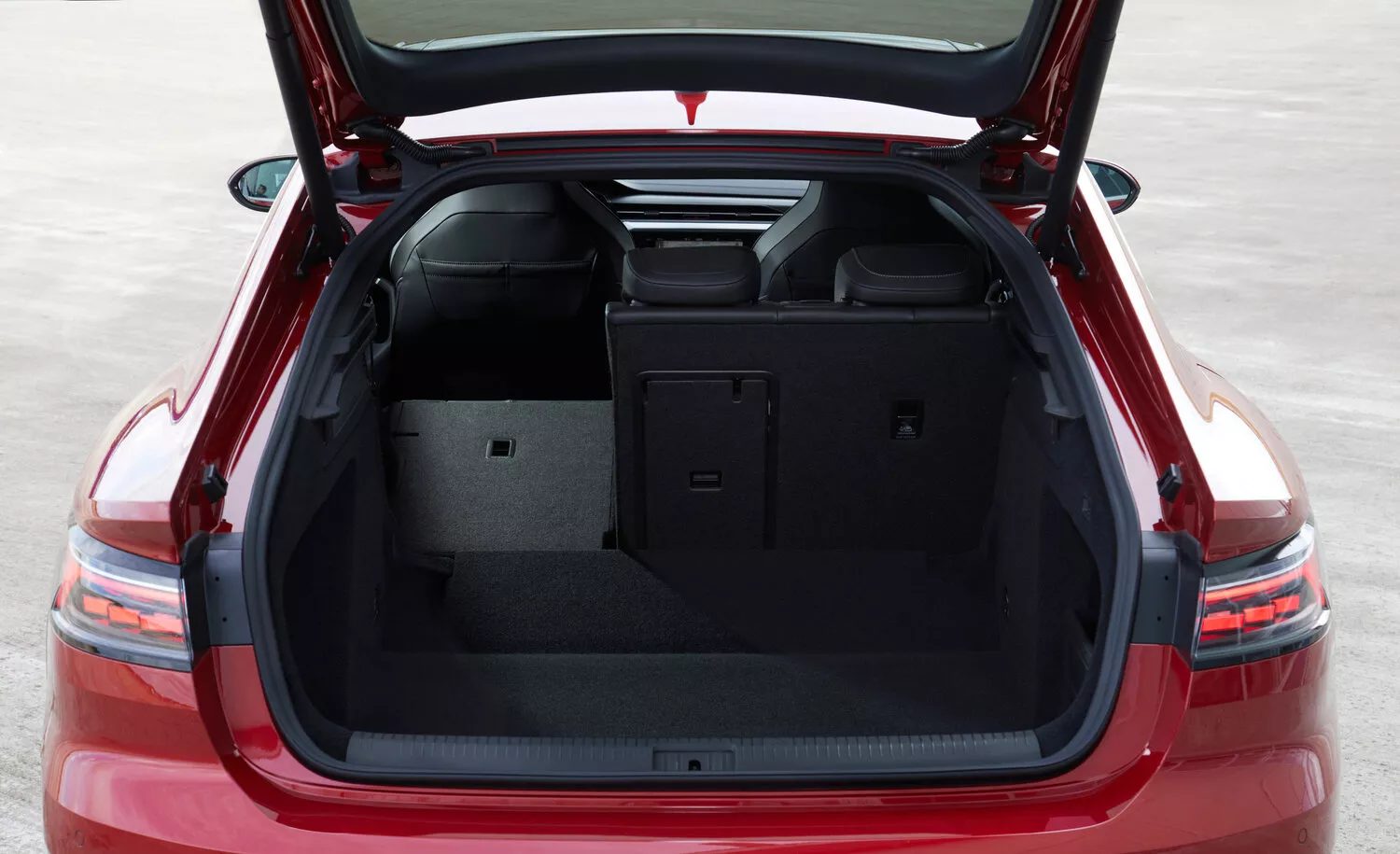 Фото багажника Volkswagen Arteon  I Рестайлинг 2020 -  2024 
                                            